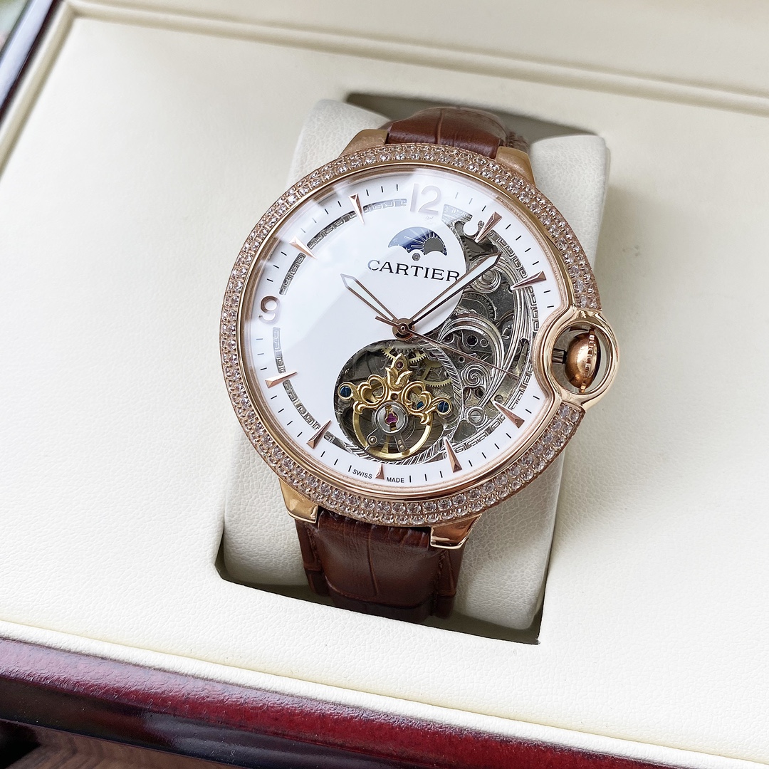 Uniform 600. ?? Classic Upgraded to Elegant and Grand ?? Cartier -Cartier Men Watch Automatic mechanical Movement Mineral tempered glass 316L Stainless steel case Genuine leather strap Business Casual Noble Temperament Size: 44mm diameter 12mm thickness