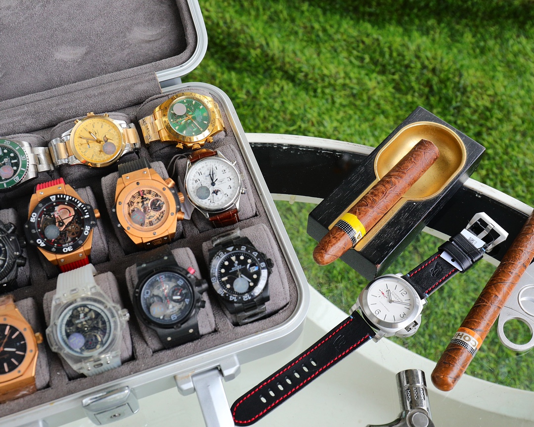 Uni-president 680
??V7 Panerai 2022 Latest Panerai
Brand: Panerai
Collection :LUMINOR LunaRossa
Movement type: Automatic mechanical
Movement model: Seagull 2555
Diameter :44mm
Case material :AISI 316L stainless steel