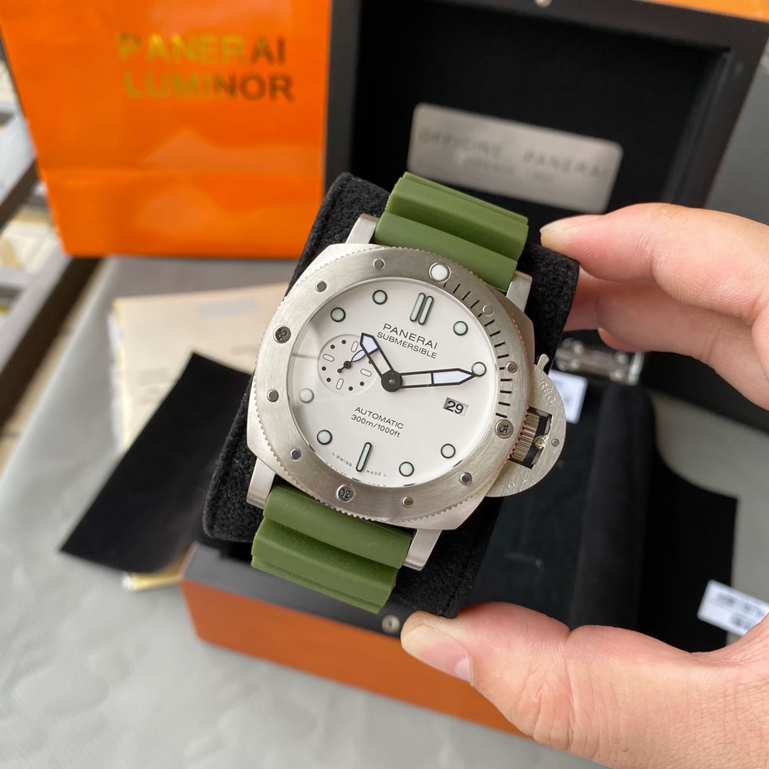 Unification 730,
New arrivals
Brand: Panerai
Collection :LUMINOR DUE
Movement type: Automatic mechanical
Movement model: Seagull 2555
Dial diameter :47mm
Case material :AISI 316L stainless steel
?? Top-quality products never stop ??