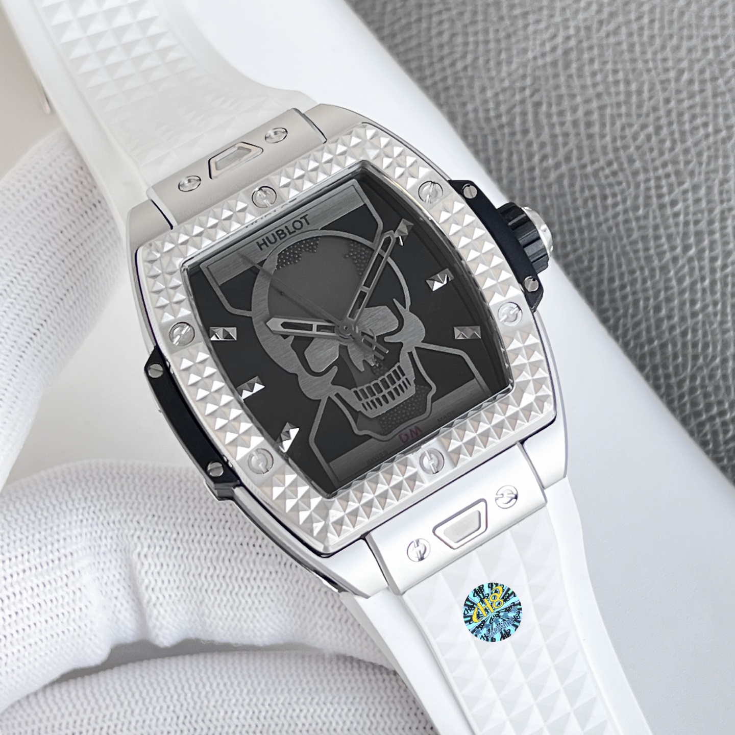 Uniform: 2100
TW NEW Product LAUNCH ?? HUBLOT Big Bang Soul collection
Create the strongest 1:1 perfect replica. The parameters are in sync with the original
Size: 42mm in diameter and 13.8mm in thickness, in sync with the original size
Movement: Exclusiv