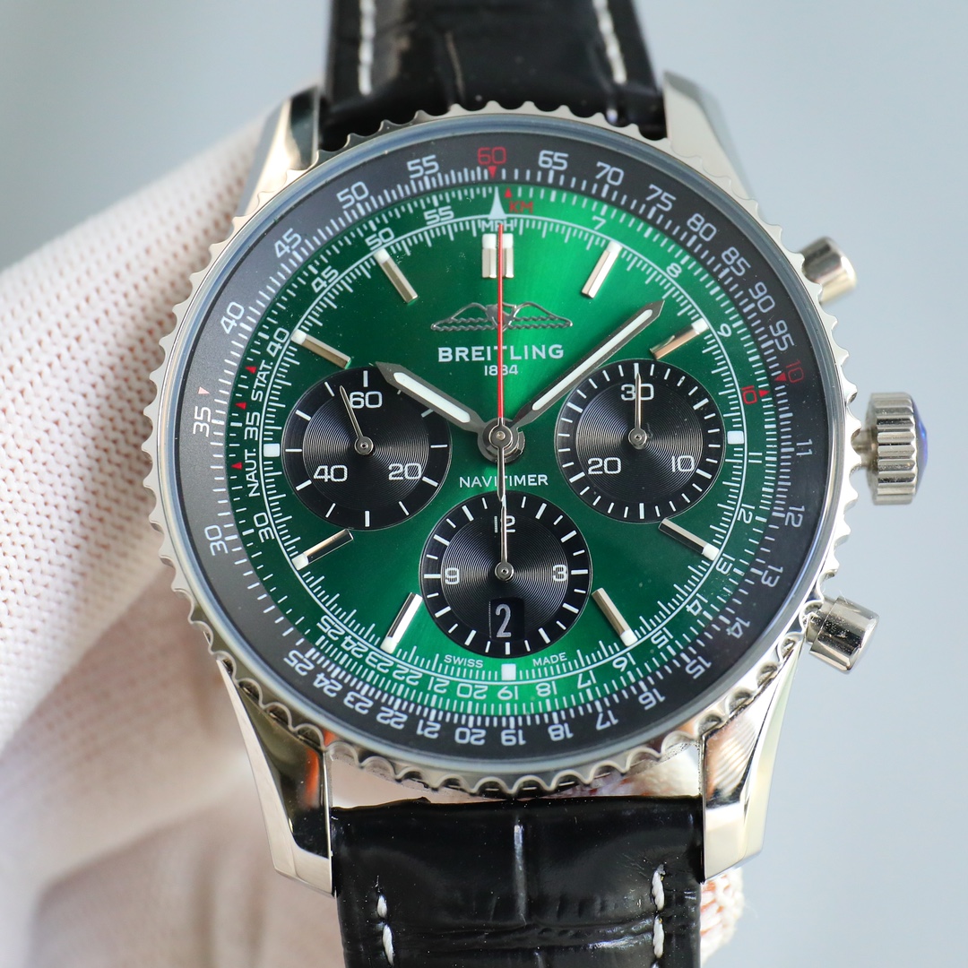 Uniform 1650
To celebrate the 70th anniversary of Breitling's new Navitimer, Breitling reinterprets the classic with bold colors. 43mm in size, the updated version is undoubtedly an authentic aviation chronograph, featuring a ring-shaped flying slide rule