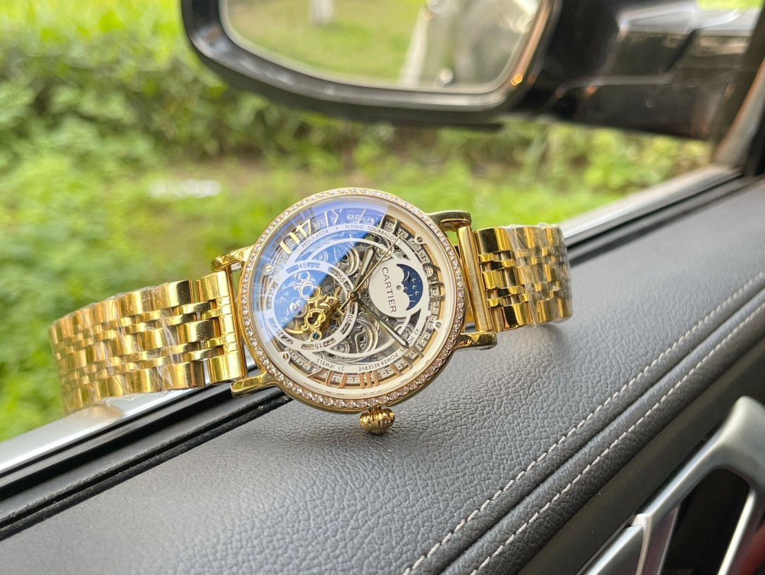 500. Cartier -Cartier ? ??????? Exquisite men 's watch, with a powerful skeletonized design, noble and elegant, gentlemanly style, excellent quality, selling all over the city. ?? ?? with automatic mechanical movement, top-quality 316 stainless steel case