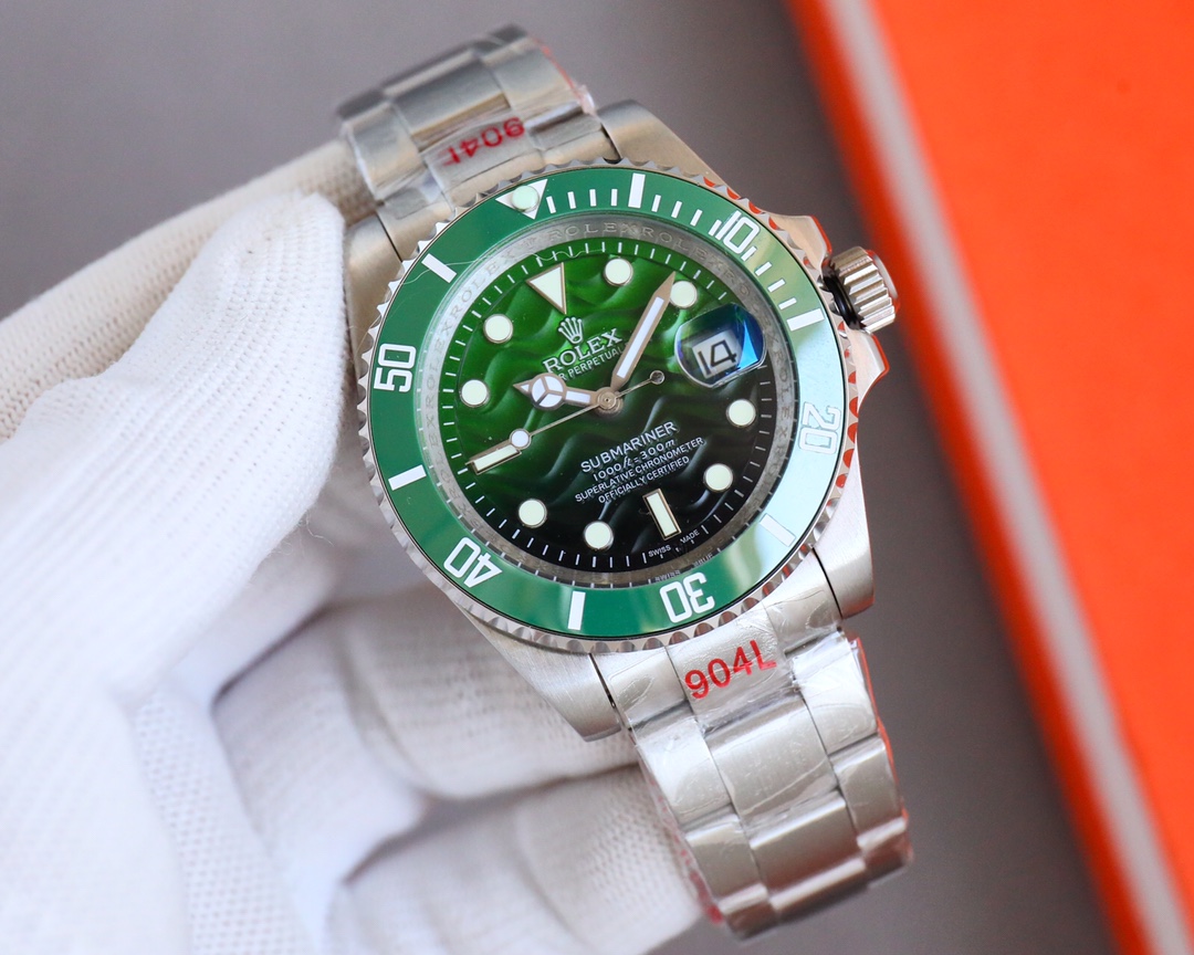 Uniform case :550 ROLEX -ROLEX? ? Fine men 's watch ?????? The new gradient Submariner is coming, noble and elegant, gentlemanly, excellent quality, selling all over the city. With a fully automatic mechanical Citizen movement, top-grade 316 stainless ste