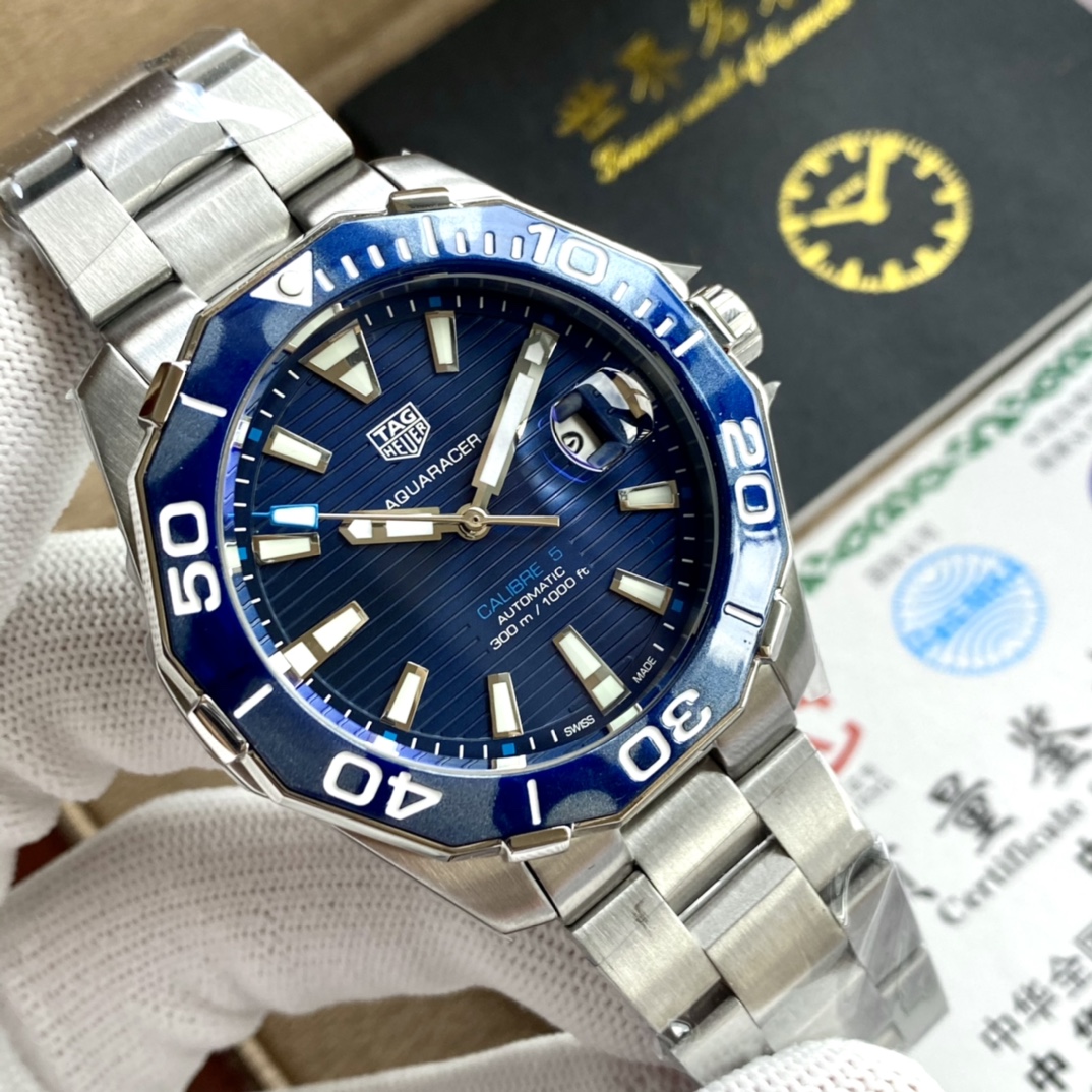 ? strap 420 steel ? 20 Classic men 's watch ?? with automatic mechanical movement stainless steel case, very shiny and fine, with original pleated claving, this is an elegant and simple watch
?? Leather strap 440 steel ?20 This model introduces the collec