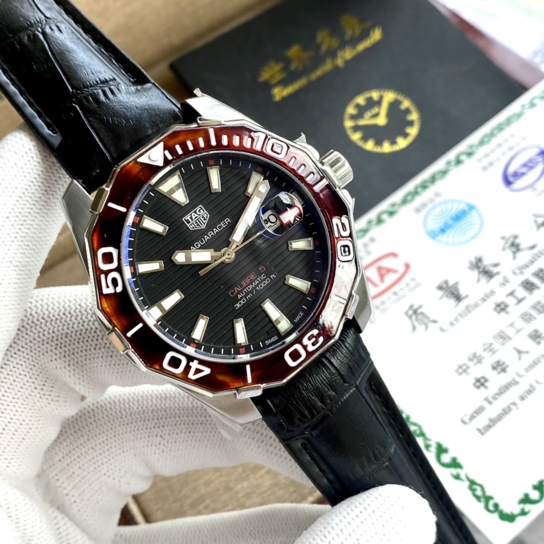 ? strap 420 steel ? 20 Classic men 's watch ?? with automatic mechanical movement stainless steel case, very shiny and fine, with original pleated claving, this is an elegant and simple watch
?? Leather strap 440 steel ?20 This model introduces the collec