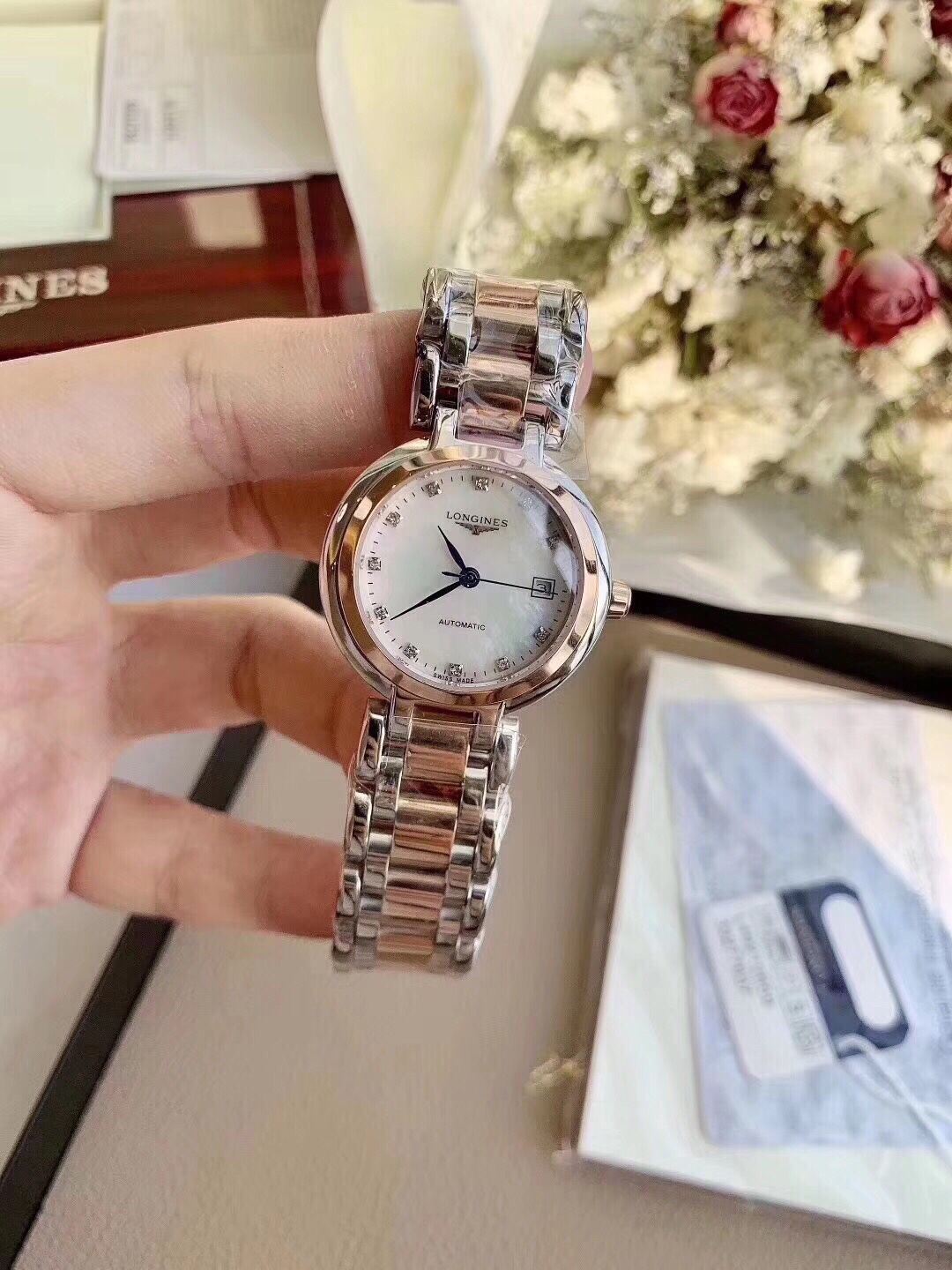 The wrist hour hand, elegance is an attitude. ?? [longines] Moon-Heart collection watches, the perfect definition of elegance. Elegance is an attitude???? elegance, true self. This is the slogan of Longines and its core values. The collection of watches i