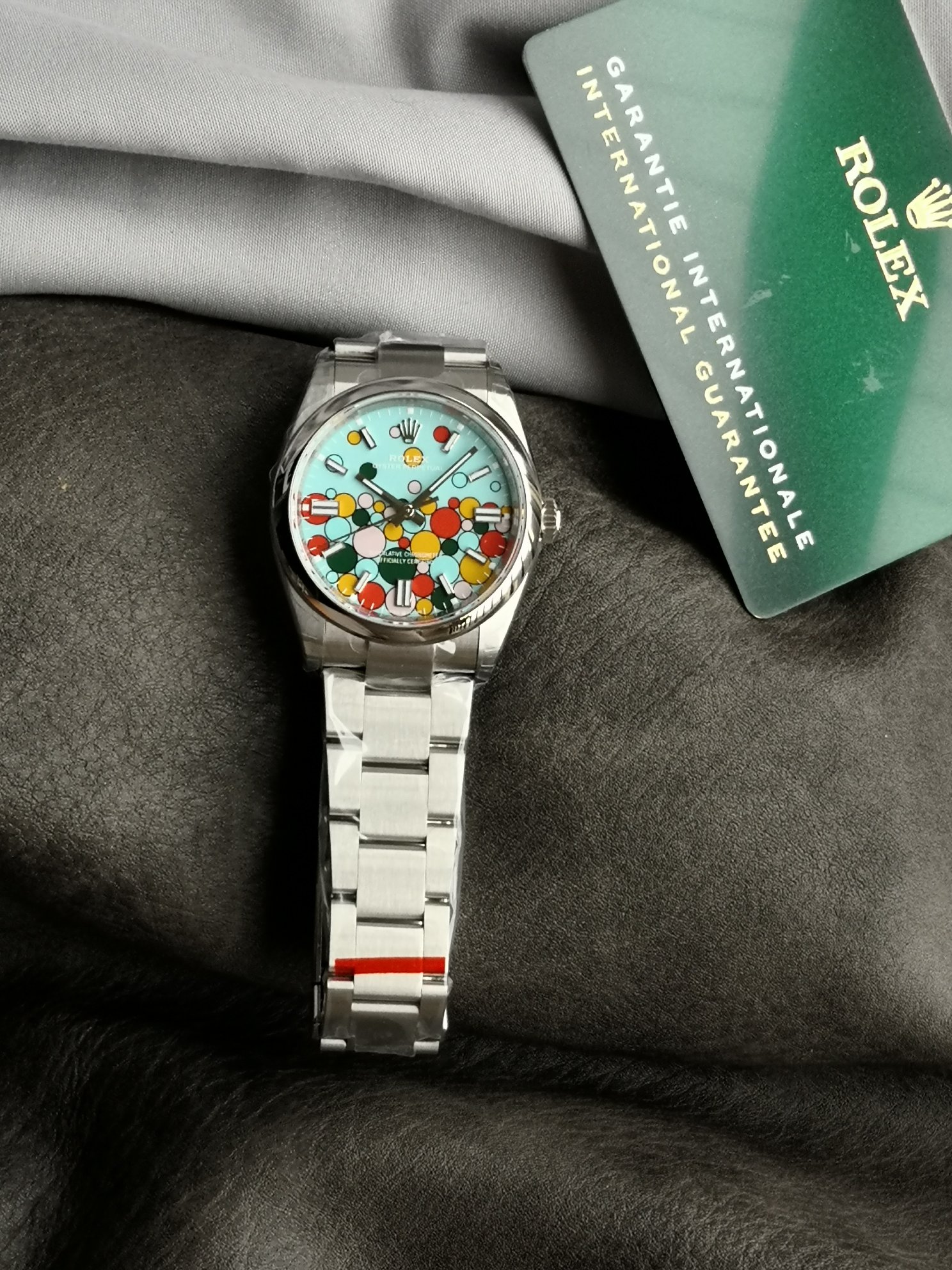 Limited recommendations: Rolex Oyster Perpetual m126000-0009 (36mm) wristwatch (Bulb), stainless steel case bracelet, folding Oyster clasp with 5mm adjustable link extension system, screw-down, double clasp double water resistance system, scratch-resistan