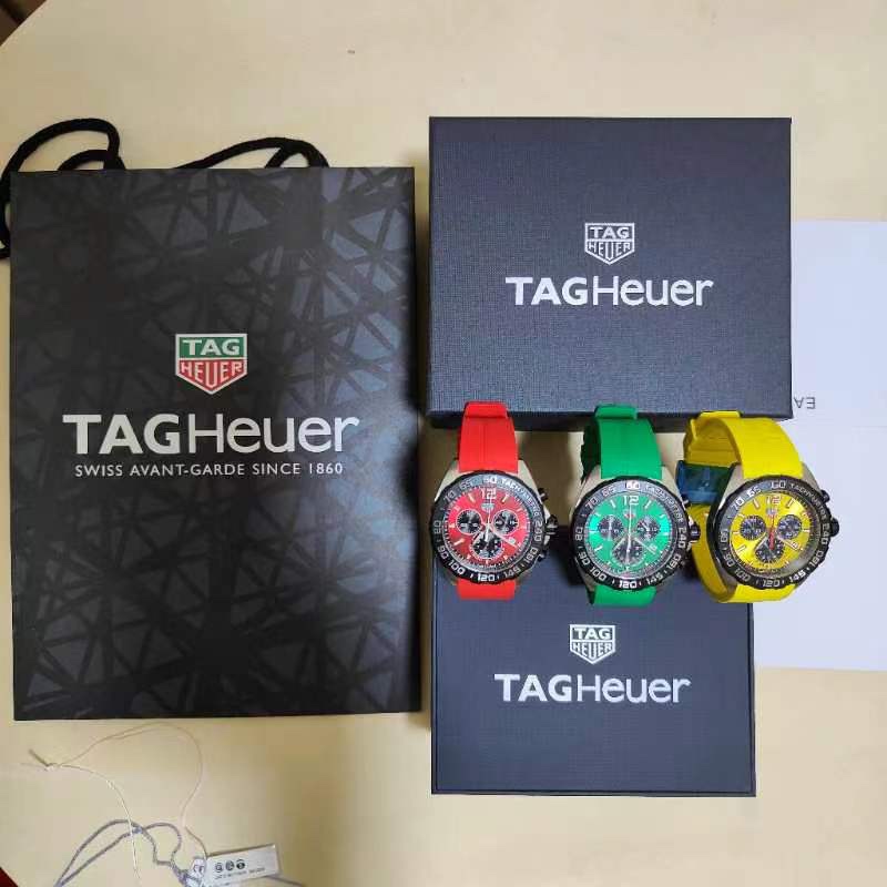 New style! High look level is now available! original Tagheuer F1 collection, Swiss quartz men's watch! The dial is three-dimensionally cut, and the original fluorine-rubber strap is fine, smooth, sweat-resistant and odorless. Six hands chronograph with d