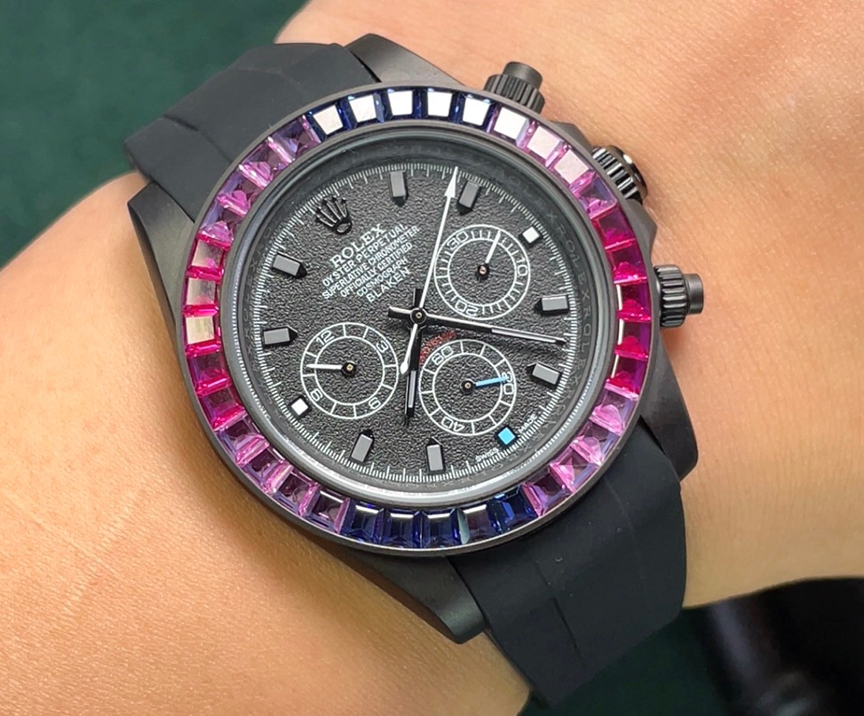 ?? New Rolex top plaything poison, if you don 't like the same street watch Submariner, he will definitely be your kindred spirit. Based on Rolex 's most classic Submariner series Submariner, the bezel is re-modified and then inlaid with top-quality natur