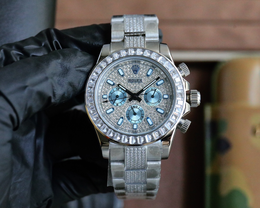 ?? New Rolex top plaything poison, if you don 't like the same street watch Submariner, he will definitely be your kindred spirit. Based on Rolex 's most classic Submariner series Submariner, the bezel is re-modified and then inlaid with top-quality natur