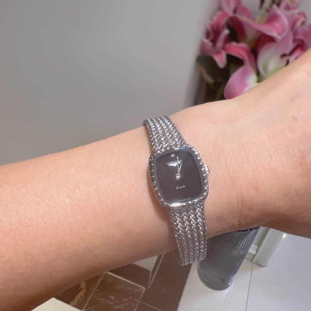 New 2024??290
Most popular Longines super good-looking girls hurry up and get ??
Longines de Trovina Fine Semi-Ladies watch 316 stainless steel strap 2124mm in diameter