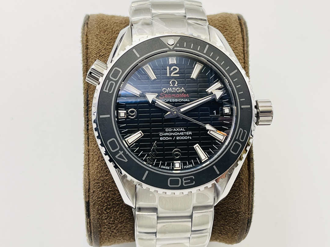 New product recommendation Classic Omega Seamaster 600m Diving Men's Watch with Super A workmanship!
1 ? with super stable original coaxial 8900/8500 movement, it can be said to be zero repair! Not a domestic movement in the market modified deck!
2 ? Deep
