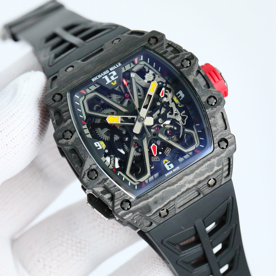 One-piece SAVIR-FAIRE has designed a one-piece tourbillon watch called RM35-03 rafaelnadal, with grade 5 CarbonTPT carbon fiber and a strap with a soft feel of pure rubber imported from Malaysia, all for exclusive use - a top-notch ceiling replica!