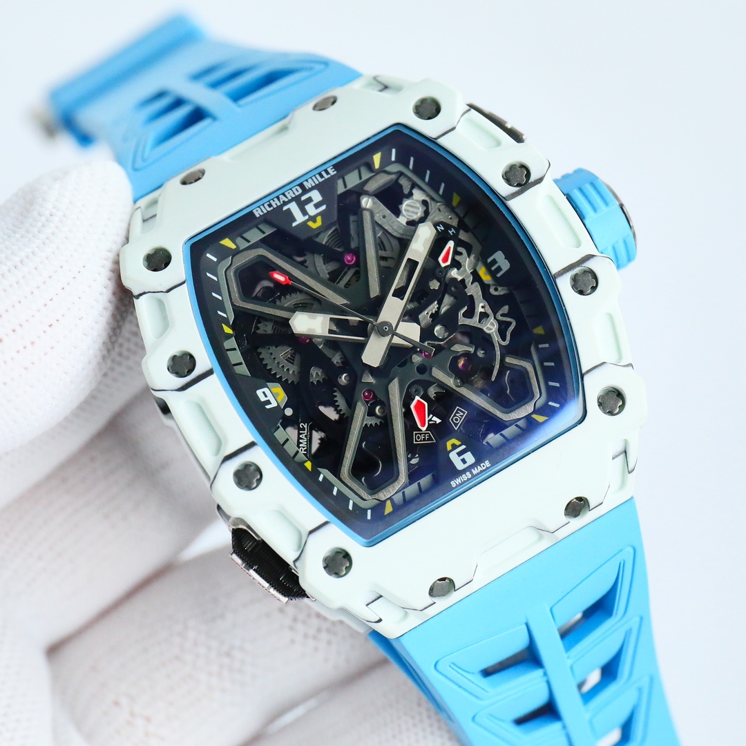 One-piece SAVIR-FAIRE has designed a one-piece tourbillon watch called RM35-03 rafaelnadal, with grade 5 CarbonTPT carbon fiber and a strap with a soft feel of pure rubber imported from Malaysia, all for exclusive use - a top-notch ceiling replica!