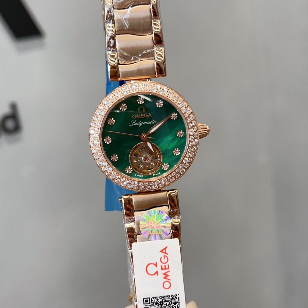 ?? Dance with love ??
Batch ?? "Aperture White 450 rose 480" "Diamond Ring white 500 rose 530"
The new Omega Ladymatic series tourbillon with an upgraded version shines ?????? ? features a natural mother-of-pearl flywheel dial and is favored by modern wom