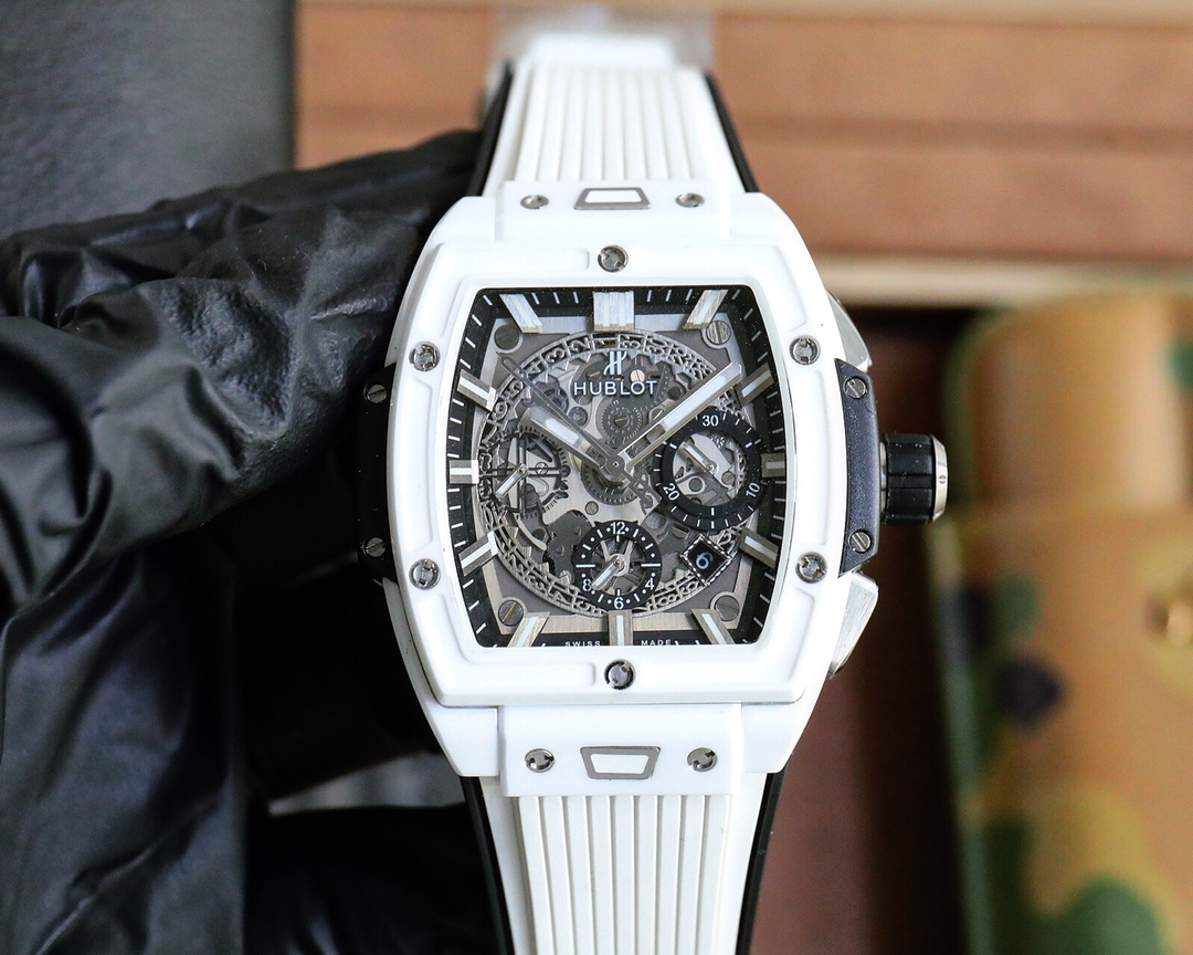 Hublot 2023 Miracle New Collection - The Lustful Ceramic Top replica of the Hublot. HUBLOT SPIRIT OF BIG BANG collection timepieces!
Hubiot launches a new Spirit of Big Bang limited edition watch! Barrel-shaped skeleton with a diameter of 42. Ceramic and 