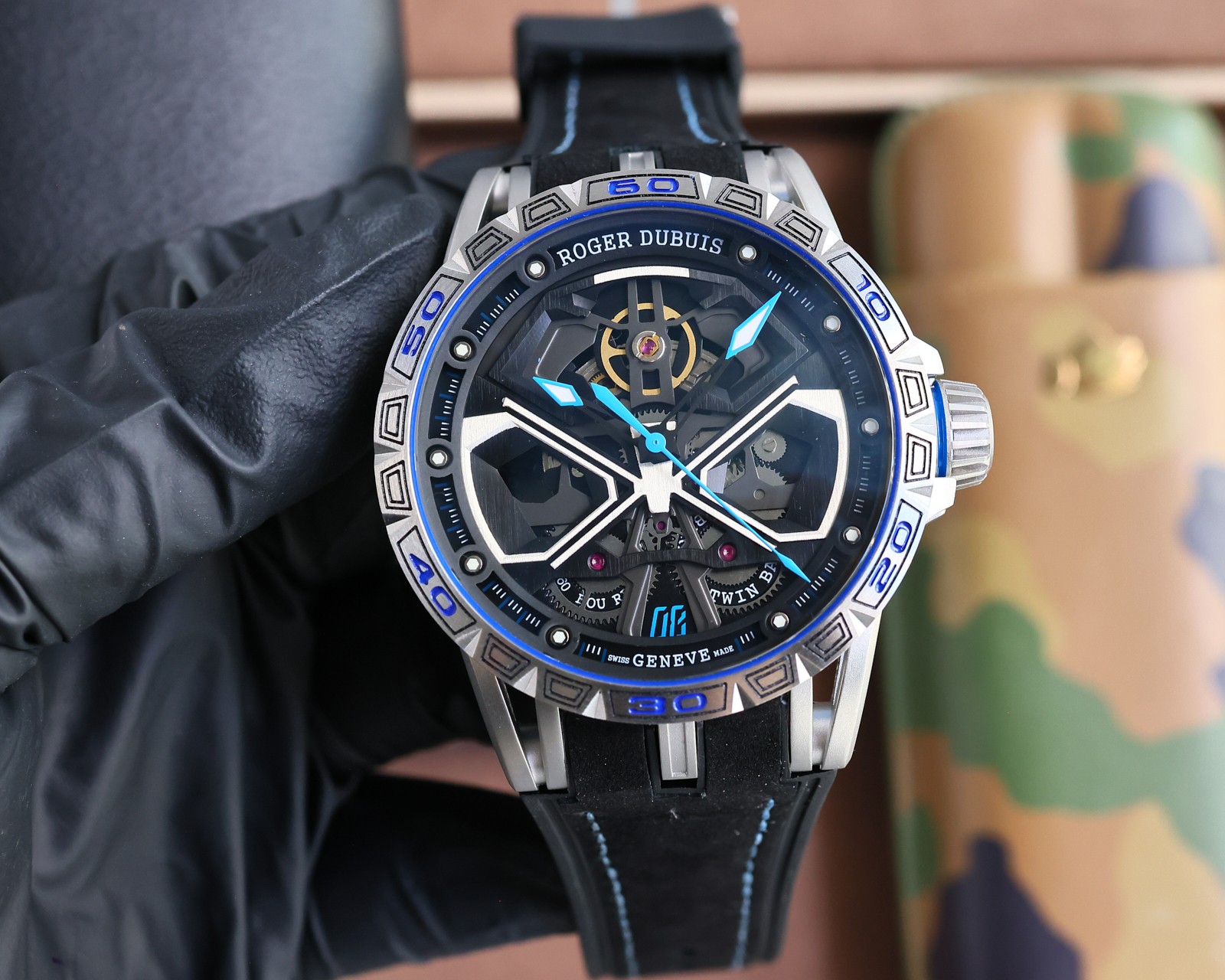 Automatic movement, case: 46mm, Sapphire crystal Carbon titanium black DLC-coated titanium, engraved with Geneva seal. Pirelli rubber strap, a combination of strength and beauty, a colorful combination, double flywheel skeletonized technological dial, int