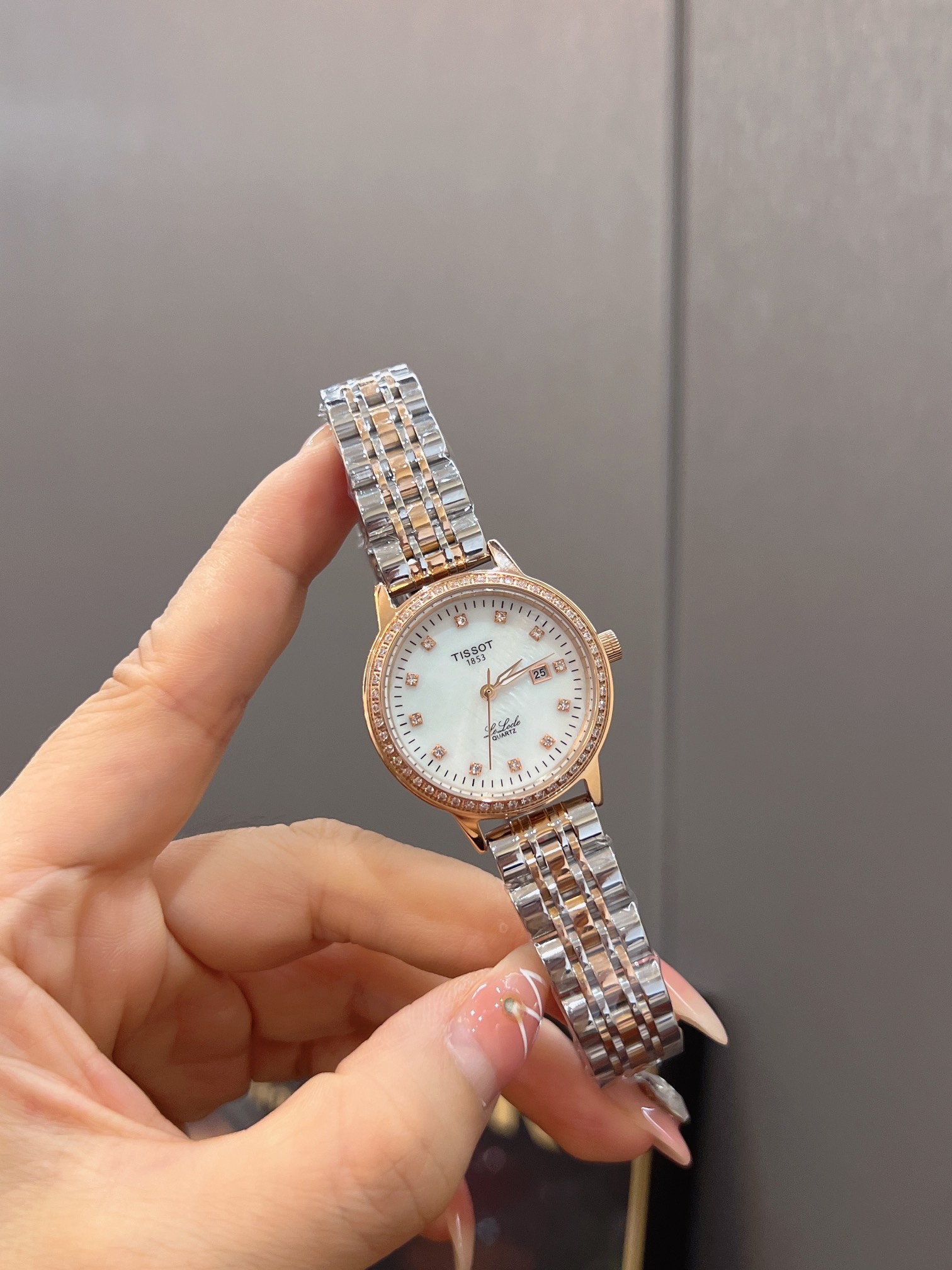 ?? Diamond steel 220.240 Ceramic 20
?? TISSOT? The new Carson Me collection of women 's watches ?? makes a grand debut ?? ?? Me ?? means being true to yourself at all times. Youdaoplaceholder0 Tissot youdaoplaceholder1 The new Carson Genme collection of l