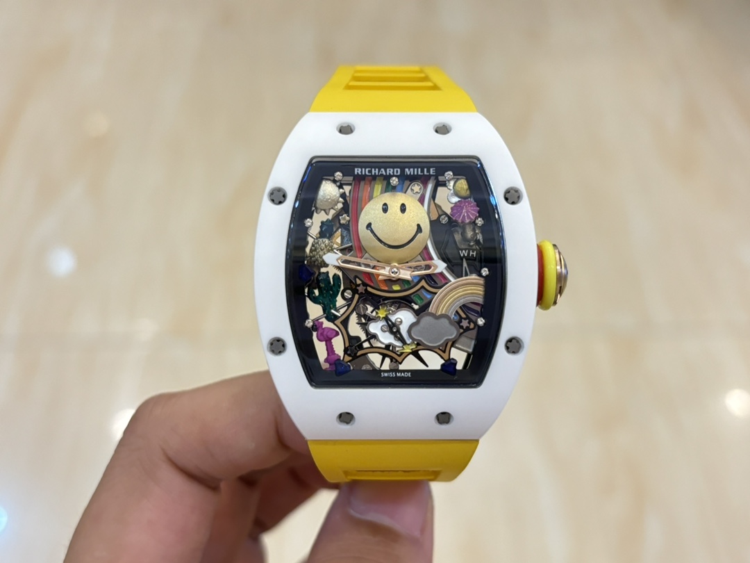 Smiling Face New V2 upgraded version, all-in-one machine arrives Watch video 6 o 'clock position The movement will rotate the real all-in-one machine.
[RICHARD MILLE] Richard Mille releases the new RM 88 Smiley automatic flywheel watch for a playful style