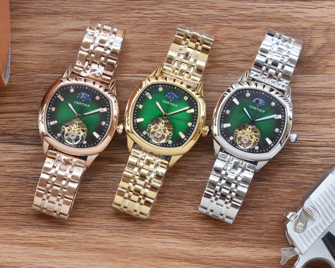 520
Brand: Cartier ?? New octagonal collection ?? Skeletonized design ??
Type: Fine men's watch
Strap: 316 stainless steel strap
Movement: Automatic mechanical movement
Mirror: Mineral-tempered glass
Elegance, vastness, grandeur, ingenuity, a gem on the w