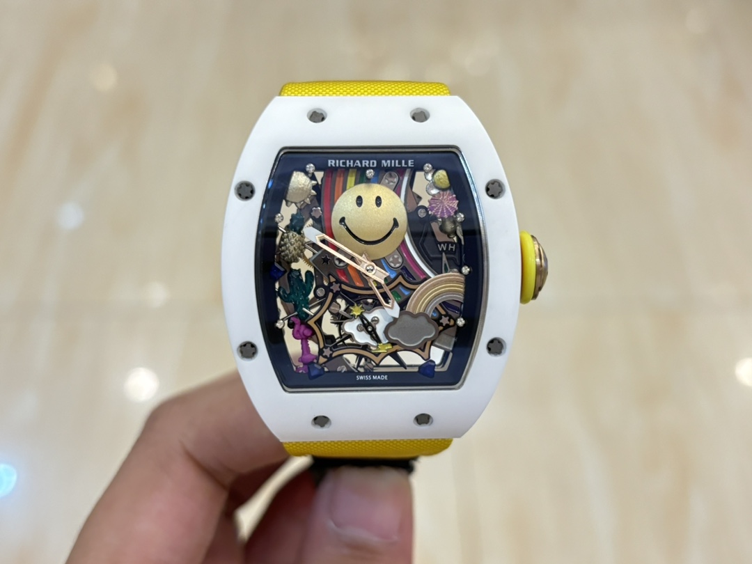 Smiling Face New V2 upgraded version, all-in-one machine arrives Watch video 6 o 'clock position The movement will rotate the real all-in-one machine.
[RICHARD MILLE] Richard Mille releases the new RM 88 Smiley automatic flywheel watch for a playful style