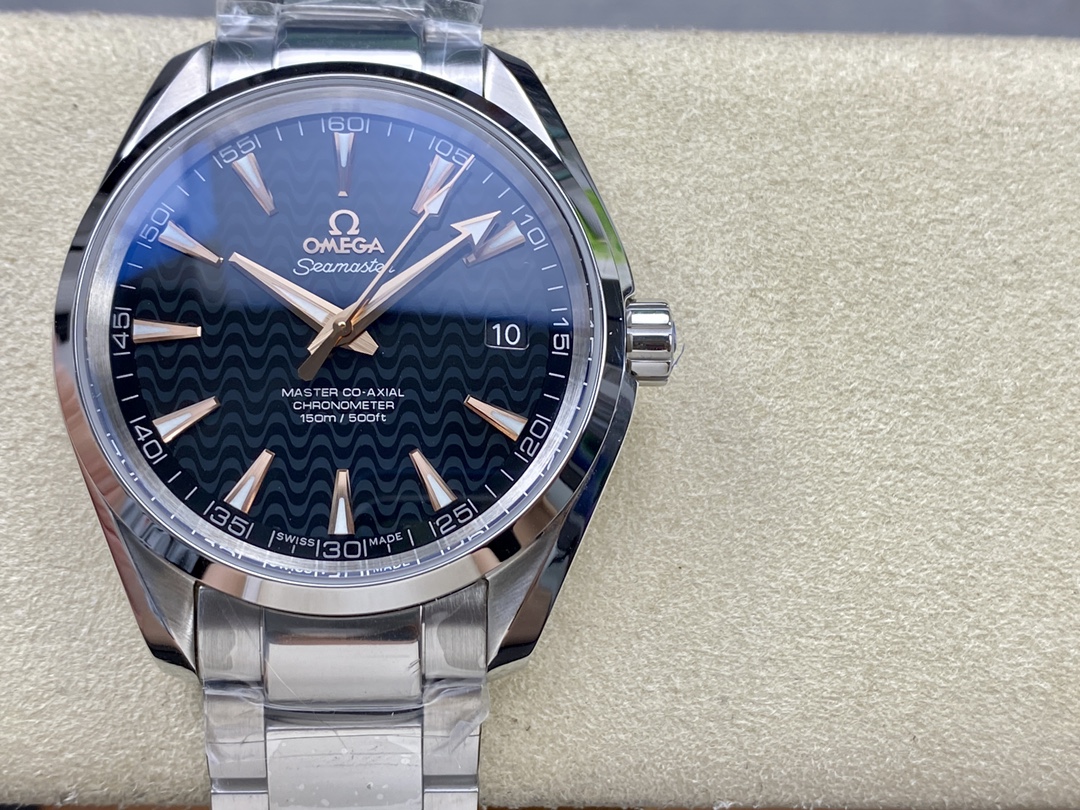 SJ 1300
N1 Factory OMEGA ??OT1 Seahorse 150M series new release, shock COMING! Seamaster 150 series
1? SPEND a huge amount of money on original MOLD cnc shell SLEEVE, no COST, size 41.5mm thick 13.5m ORIGINAL VERSION!
2? Imported 904L stainless steel case