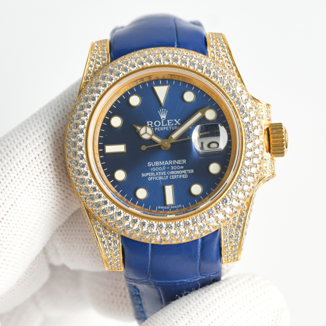 SJ 3135 ordinary dial 2150 Diamond dial 2350 2836 movement -100
New refilled diamond-encrusted ROLEX ? Rolex watch - Submariner (Submariner) ??YT1 gold alligator leather diamond-encrusted collection! A magnificent and luxurious watch, seductive and tense,