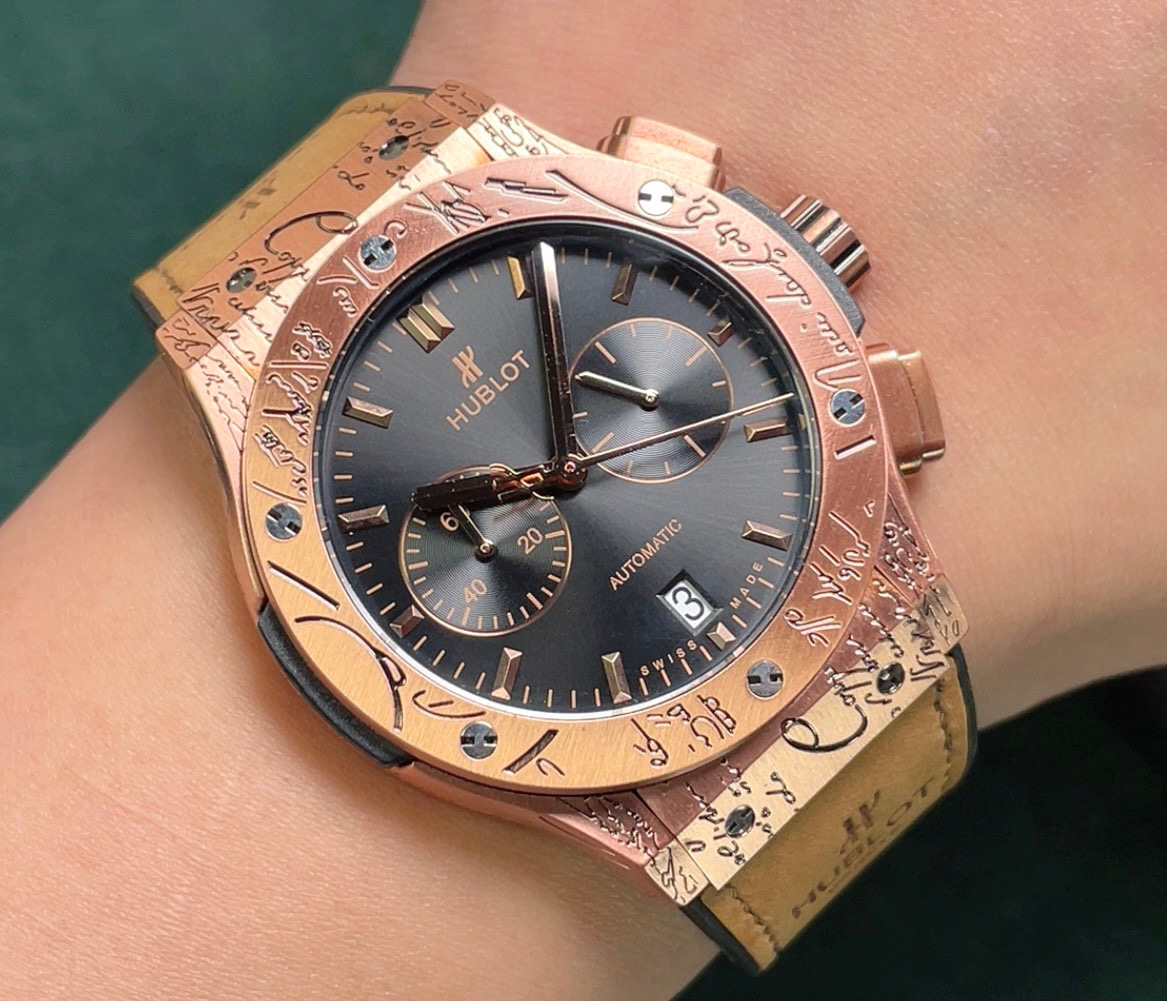 550???? The latest HUBLOT??BOBO, made of stainless steel case, equipped with imported running seconds chronograph movement, stable performance, accurate timekeeping! Engraved case design, retro and elegant! Double-layer design with genuine leather strap/p