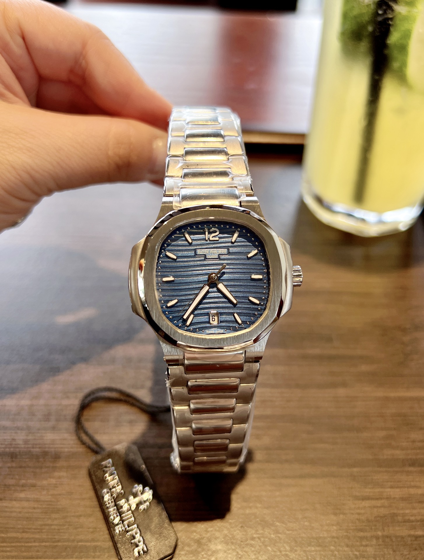 [?? White 430 gold 450 diamond ring ?30]
Human little rich lady 's choice - Fashionable elegant Lady Nautilus 7118 series.
This IS definitely PateK FilI 's graduation COLLECTION Little Red BOOK Endless RECOMMENDATIONS SIMPLE and PLAIN to wear VERY ELEGANT
