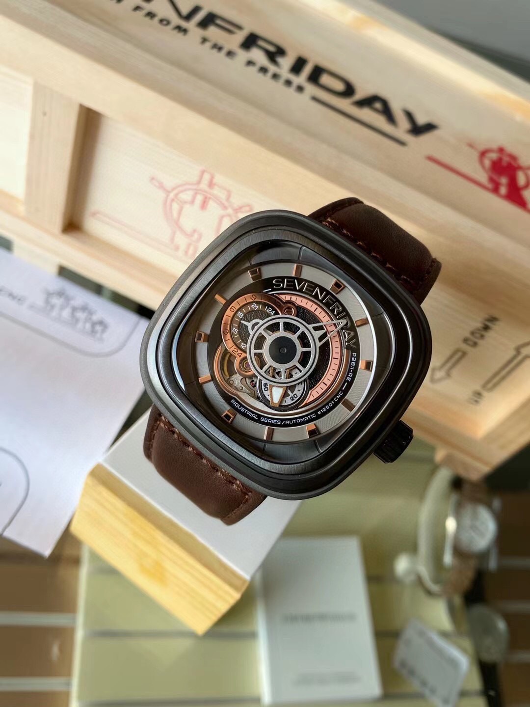 ?? 600
Sevenfriday P21/01 Original imported 82s7 mechanical movement, tempered blue glass, imported calf leather strap, high 316 stainless steel case (47mmx47mm) Market premium quality recognize workmanship details (all series support NFC sensing function