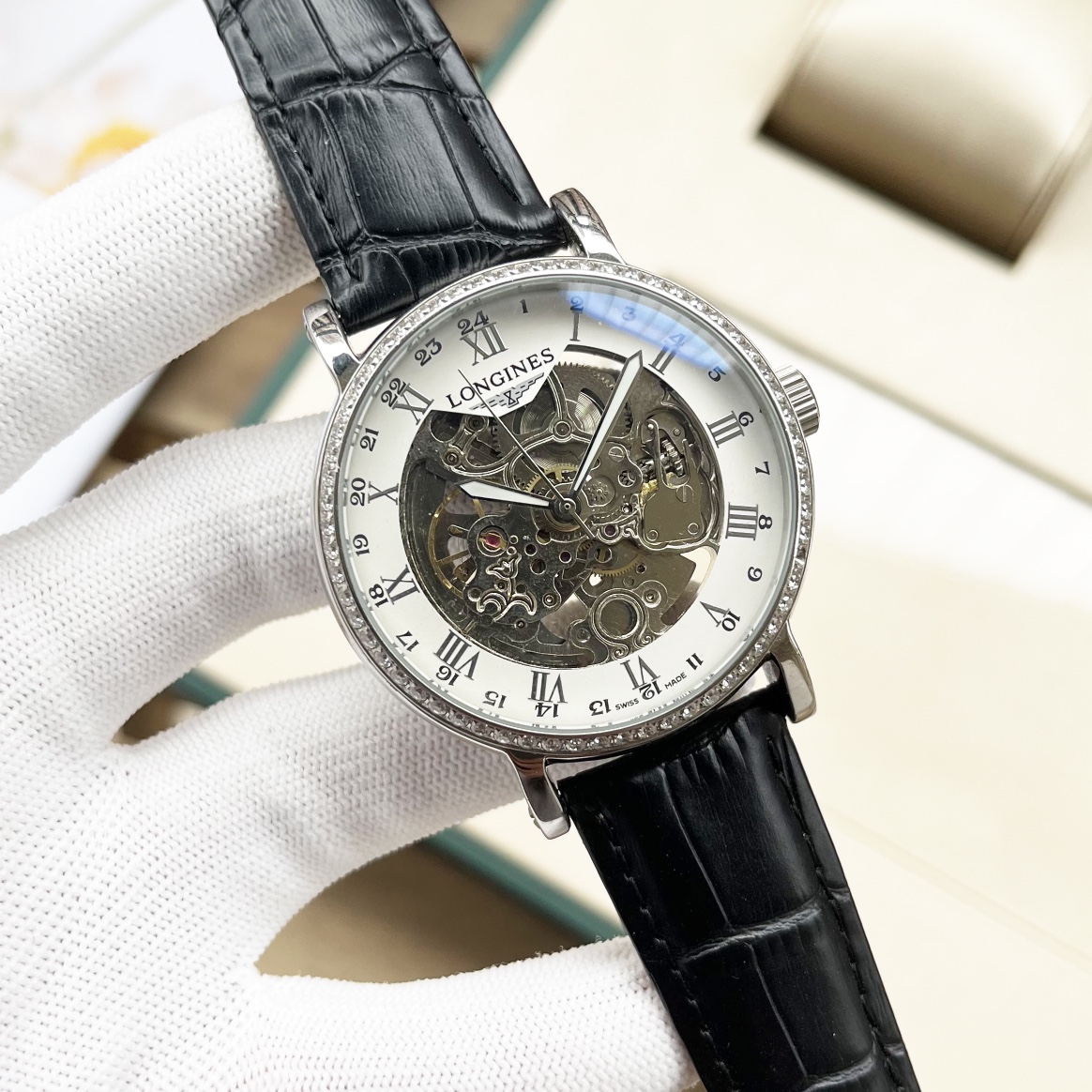 610 Longines ? ? Fine men 's watch ?????? with powerful skeletonized design, noble and elegant, gentlemanly style, excellent quality, selling all over the city. It features a fully automatic mechanical movement, a top-grade 316 stainless steel case, and a