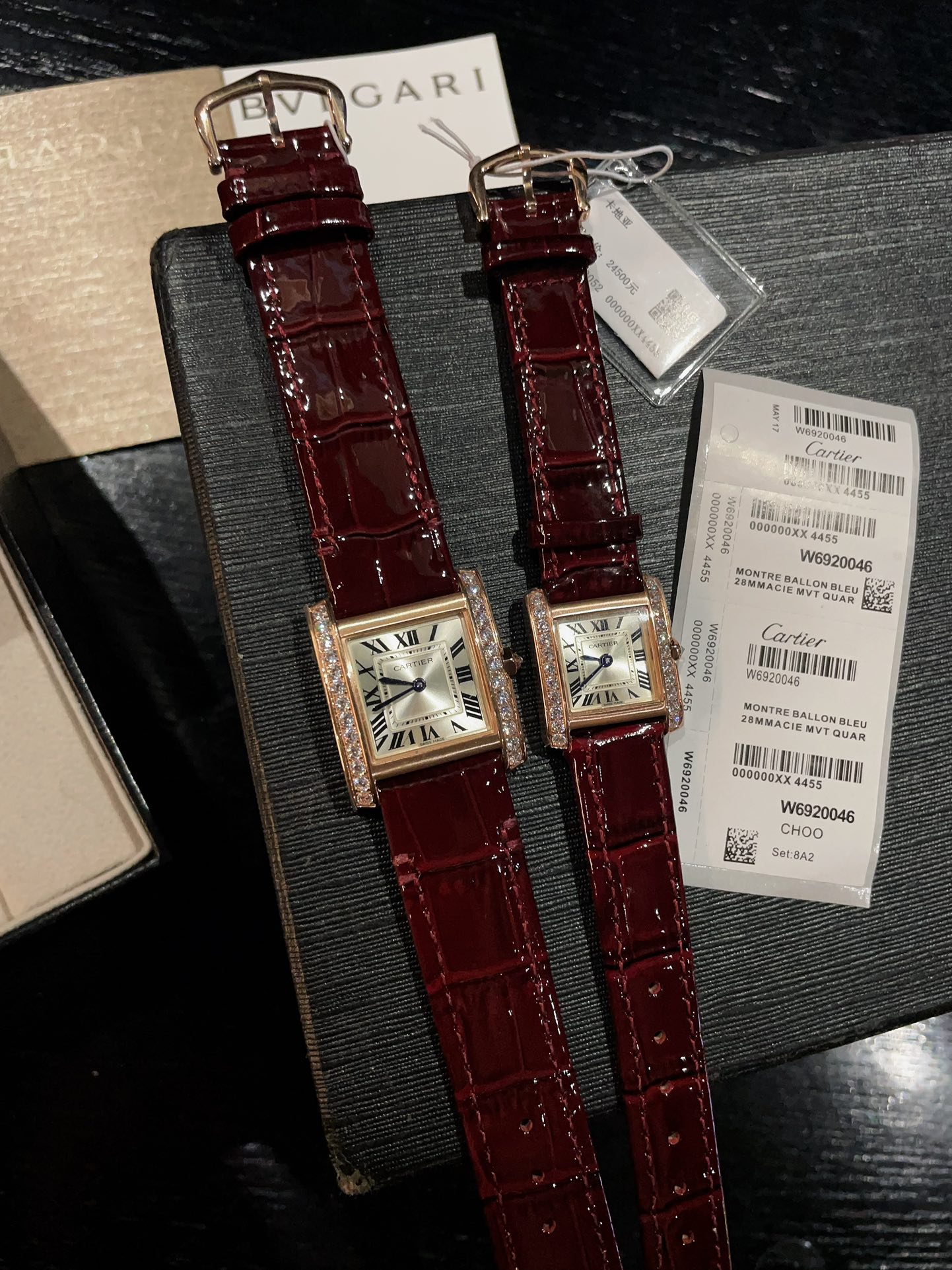 [?? Rose gold 320 diamond ring 340]
Cartier TankFrancaise, imported quartz movement, 316L stainless steel case and bracelet, tempered crystal, gemstone round bead crown, case size
Medium size: 27mm wide 32mm long
Small size: 21.2mm wide, 25.7mm long

The 