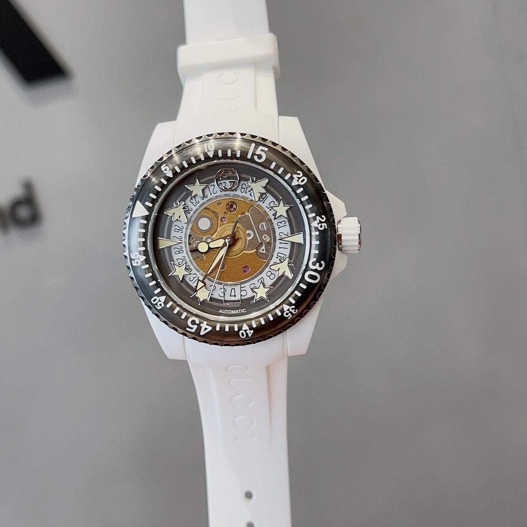 ?? 650
New NEW ? Exploring the mysteries of the world with time /GUCCI DIVE collection watches ?? The DIVE collection is GUCCI 's first diving element watch and is GUCCI' s most stylish. Inspired by diving watches, the collection features elements such as