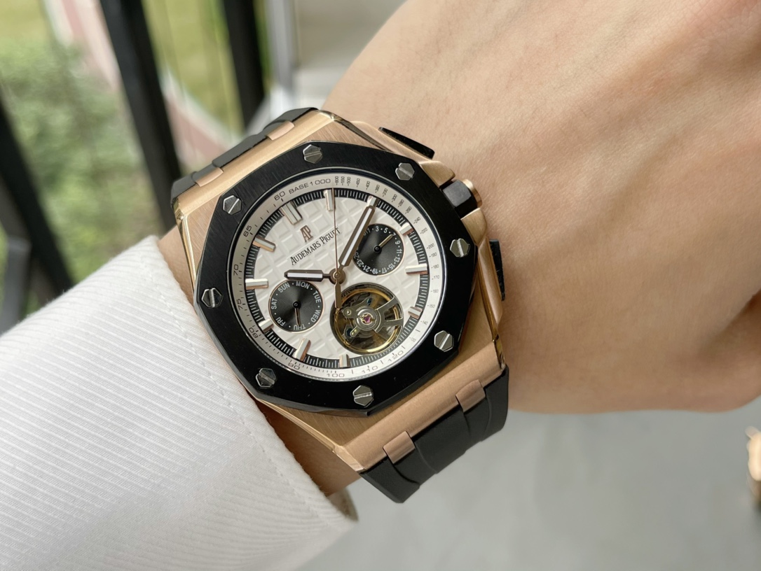 670- Rose 690. Audemars Piguet ? ? Royal Oak Offshore collection Anti-glitch treated mineral glass 42mm*14mm waterproof tape with AP lettering original clasp with a replica of the original 3126 rotor automatic mechanical movement octagonal brushed steel c