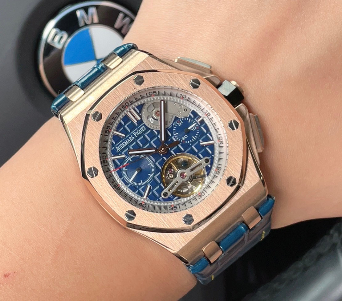 700?? Audemars Piguet AP Royal Oak series coated glass 45mm*14mm WATERPROOF tape with AP logo Original pin buckle with automatic mechanical movement Super luminous octagonal brushed steel shell with grid surface Cold and powerful DIFFERENT tough guy