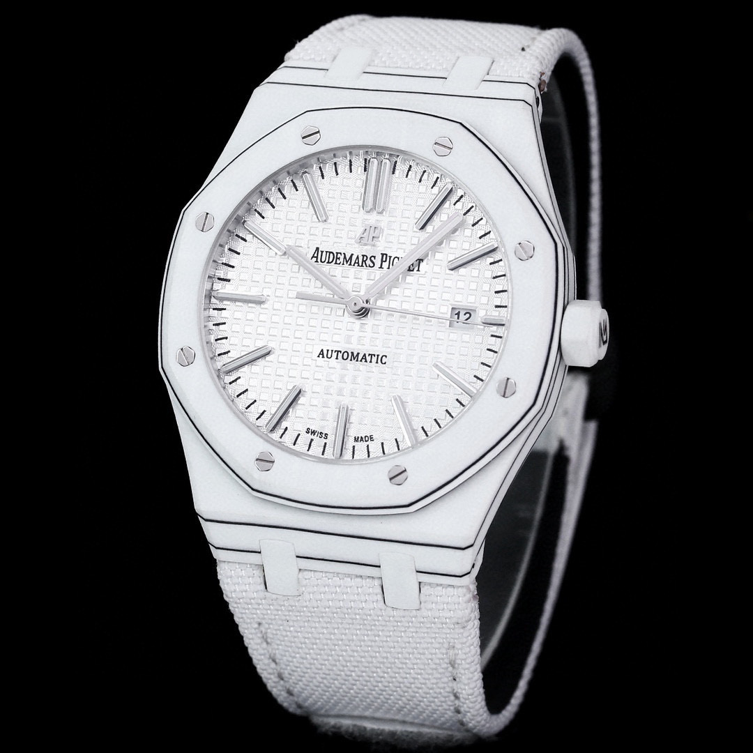 ?? [INA] AP Audemars Piguet Royal Oak High watch has placed increasing emphasis on wearing comfort and practicality. The heavy discomfort will be replaced by the "ultra-light" comfort, and with the advancement of technology, nobility no longer comes from 