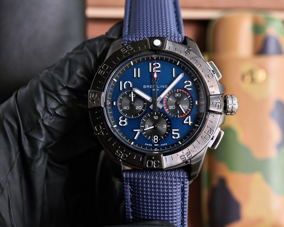 730???? Breitling Avenger collection Japanese multi-functional quartz 43*13mm arch bridge tempered glass Italian cowhleather strap Original buckle Avenger Blackbird Reconnaissance AIRCRAFT carrying the mission to change history