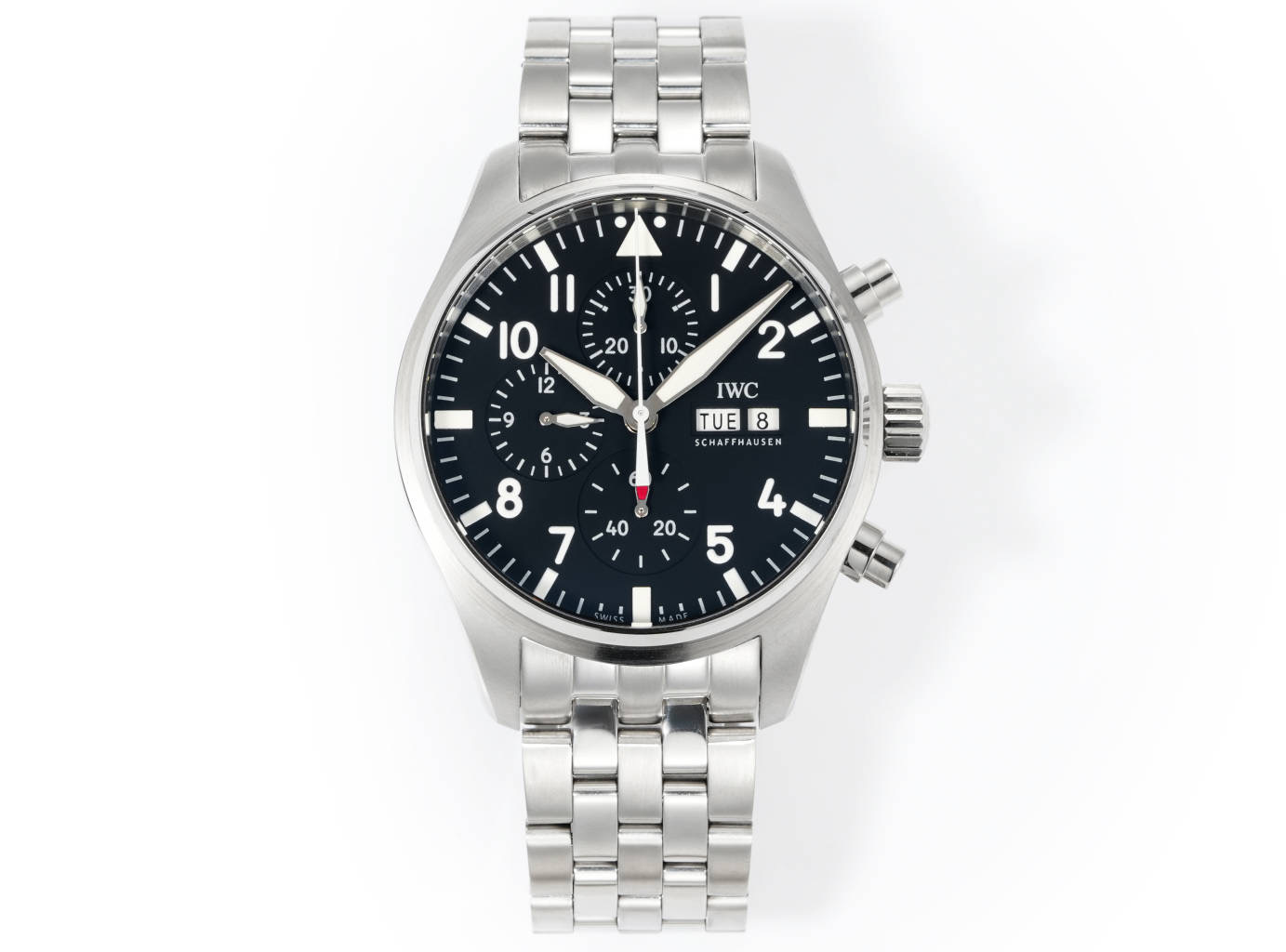 ??TW New!! IWC Pilot Collection IW378003.
1. The watch is made of rose high-tech gold plating, with mature workmanship, clear and three-dimensional lines, harmonious color matching and very versatile.
2. Compared with the previous pilot, the new timepiece