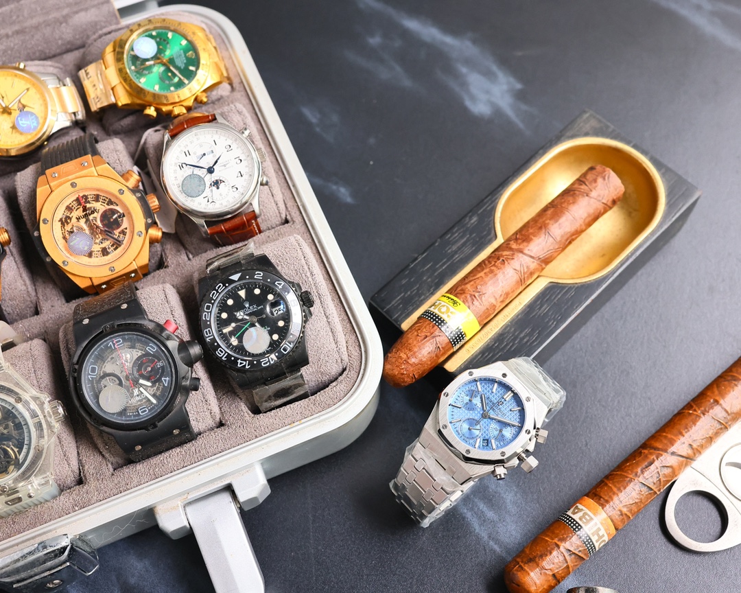 Hot Audemars piguet Royal Oak Collection 26715BC.ZZ.1356BC.01. 38mm size 1:1
Current TOP mechanical movement version ?? GENUINE IS mechanical! Mechanical! Don't waste money on a quartz!
AP Royal Oak Chronograph watches, genuine 1:1 original replicas, all 