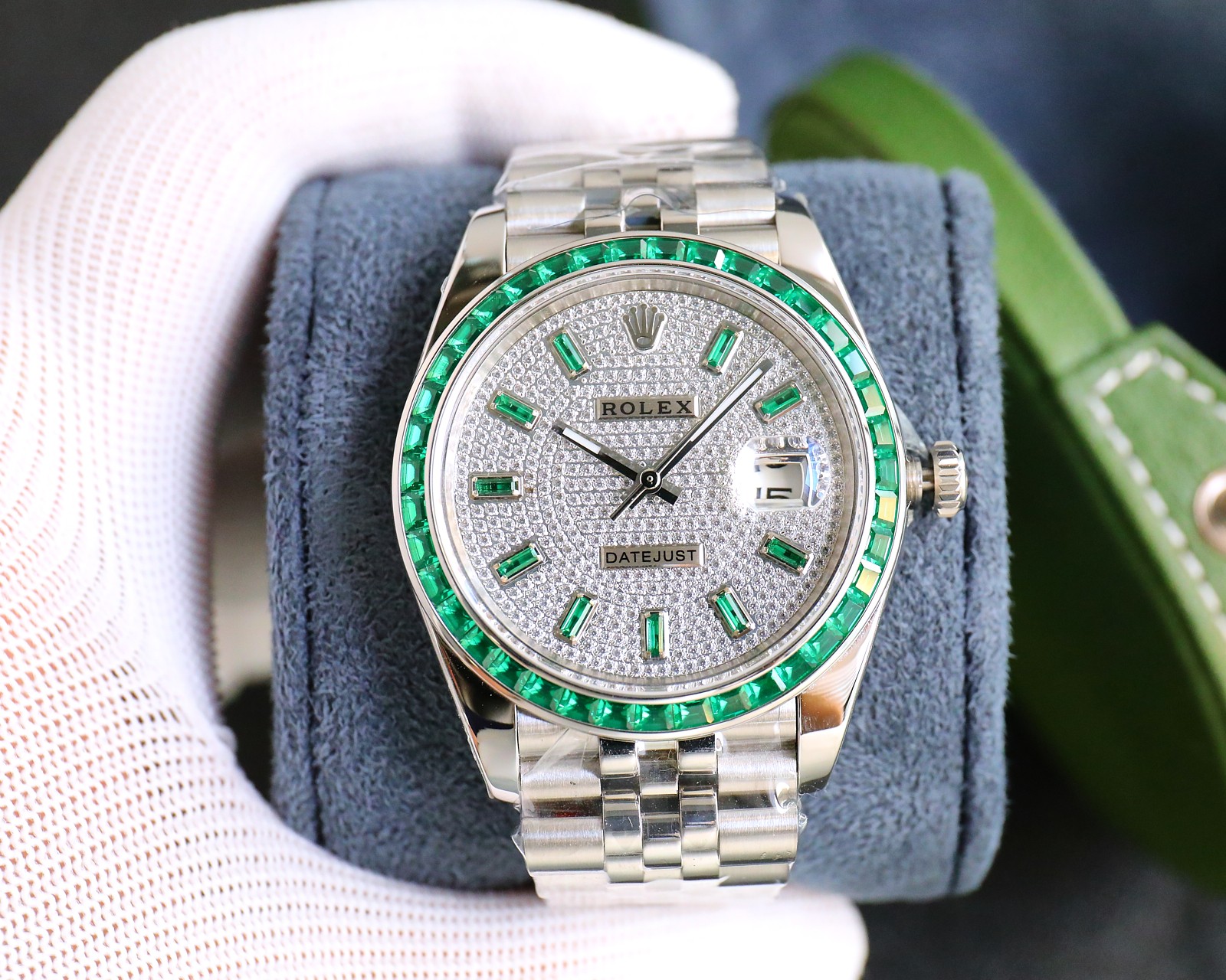 A sincere tribute to the classic took 8 months to complete
Original Rolex Starry Sky Datejust 41mm collection
Shaping the classic watch model.
1: Synchronize with the original Tianjin 2824. 72-hour power reserve. Not market standard version.
2: In terms o