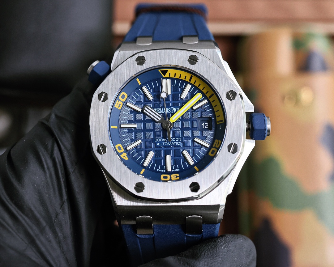 GW produce create classic - Audemars Piguet 15710 Diving King! 3120 in one movement, creating the strongest replica inside and out
1. The case is polished multiple times just to match the data of the edges and the touch of the material;
2. The strongest m