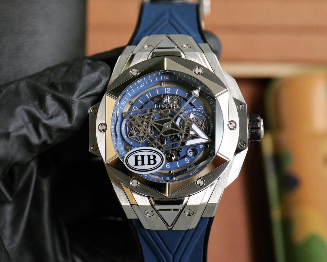 Hublot HB V3 Edition Look for the details
The latest upgrade V3 version of the new Big Bang Sang Bleu II tattoo second generation HB Factory Rebirth Edition has arrived with all the details matching, top-quality, wholesale and volume-running style. Hublot