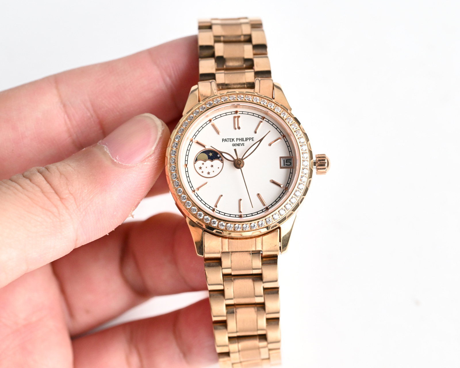 White steel 1000, diamond steel 1050
PATEK PHILIPPE Lady Jewelry Series Moon [Moon] Phase [Sun] Series 9? Letter position Sun Moon Star function, with original imported moon phase movement (0 repair 0 after-sales), with high-end mother-of-pearl dial Fashi