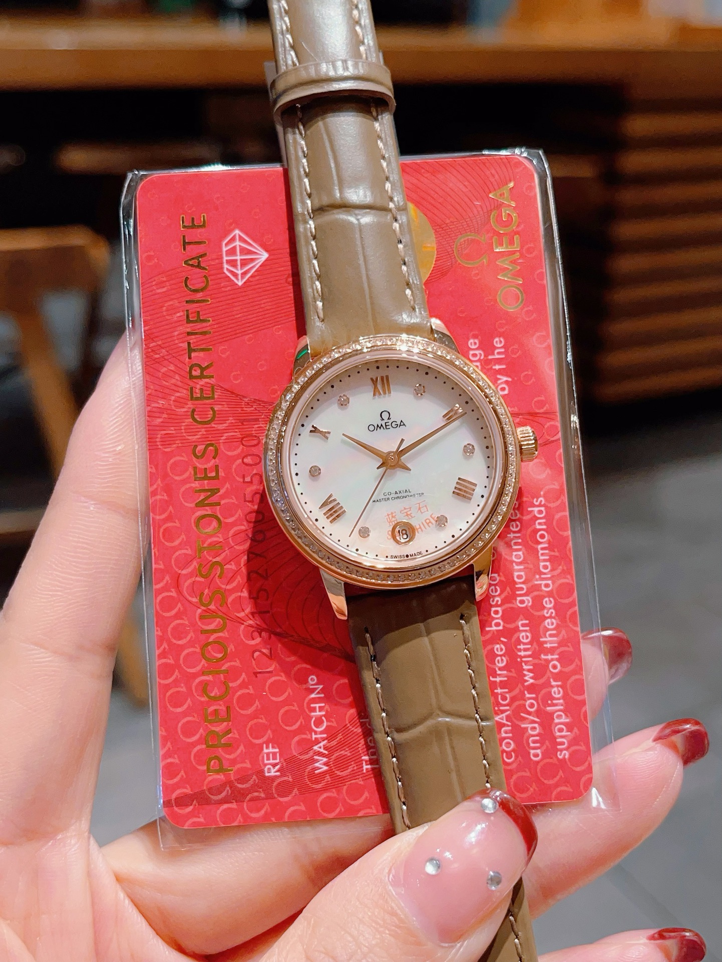 [?? Batch 300 steel band 320]
OMEGA De Ville 32mm ladies quartz watch! It has attracted a large number of loyal supporters. This collection of watches is simple in style and elegant in appearance, showcasing a remarkable and timeless beauty. It is underst