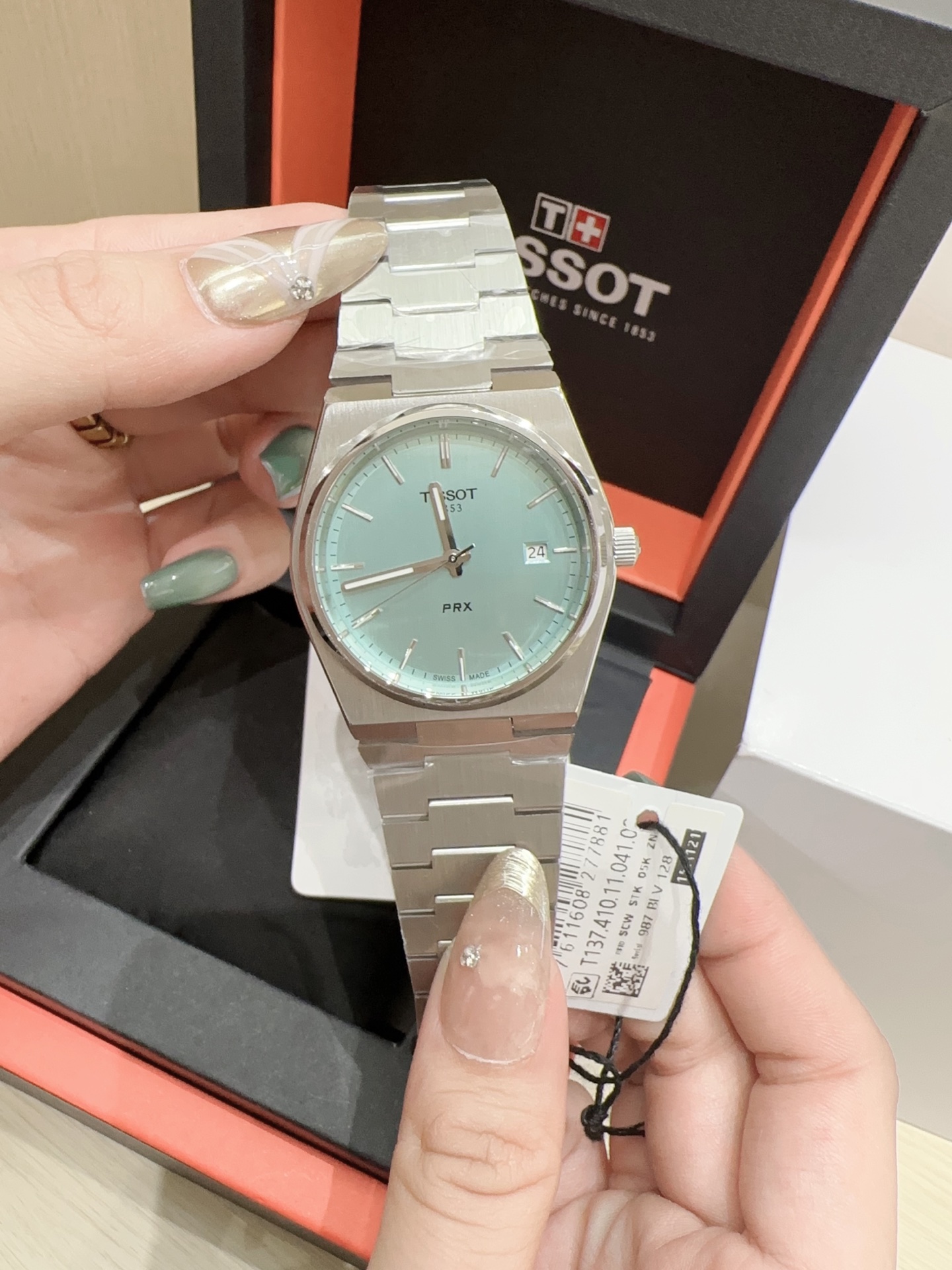 ??270/290 (flat)
TISSOT affordable edition in stock
?? Gift picks ??? Fashionista ?? same recommendation!
Tissot 2021 new PRX series T137??? ?
Retro fashion business men quartz watch ? hits the stage ?
With its disco design, this collection breaks the lin