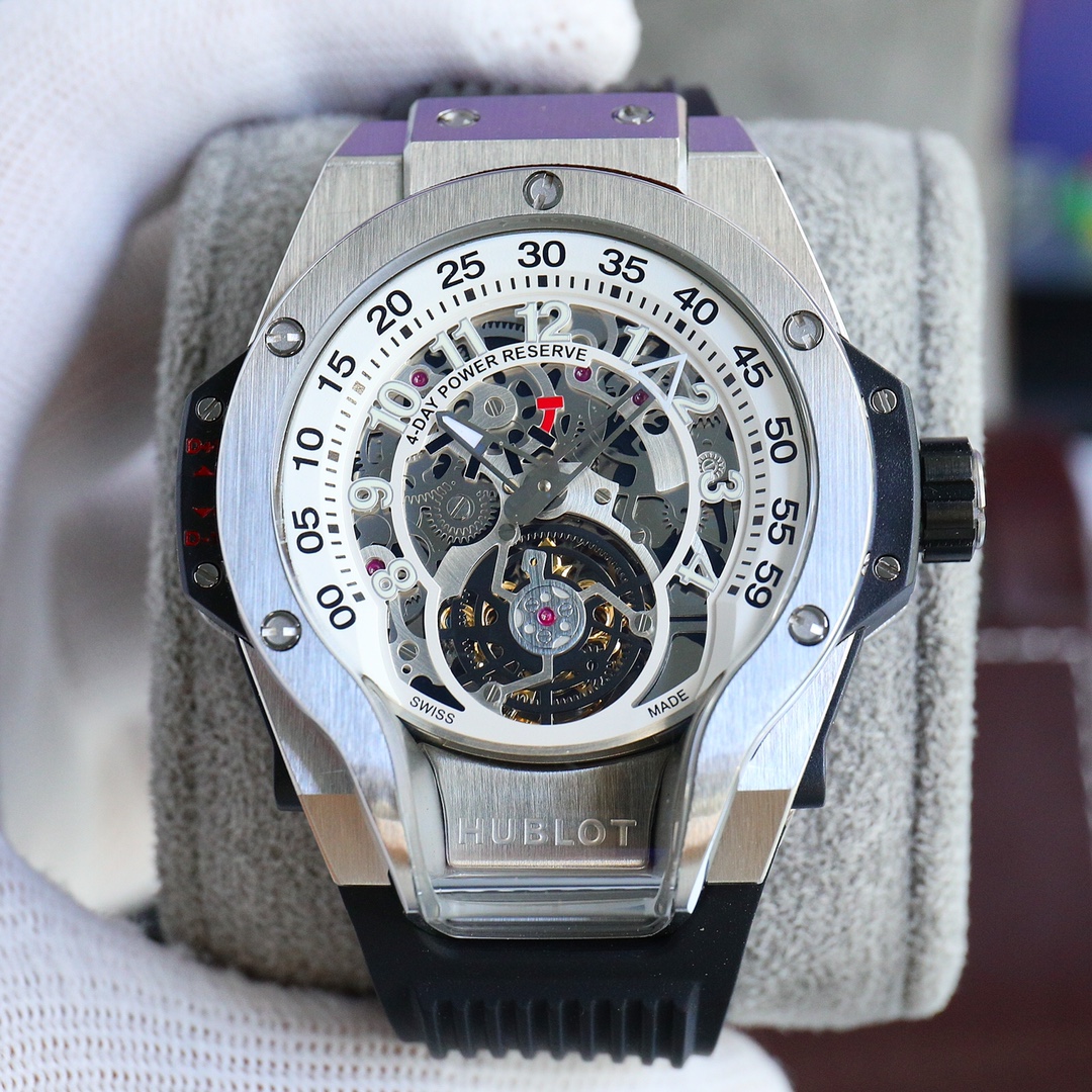 - 1150
HUBLOT's Hublot MP-13 makes a stunning debut: a new dual-axis tourbillon with double retrograde display complication. The new design is full of sharpness and charm, subverting tradition and transcending boundaries, renowned for the world's top avan