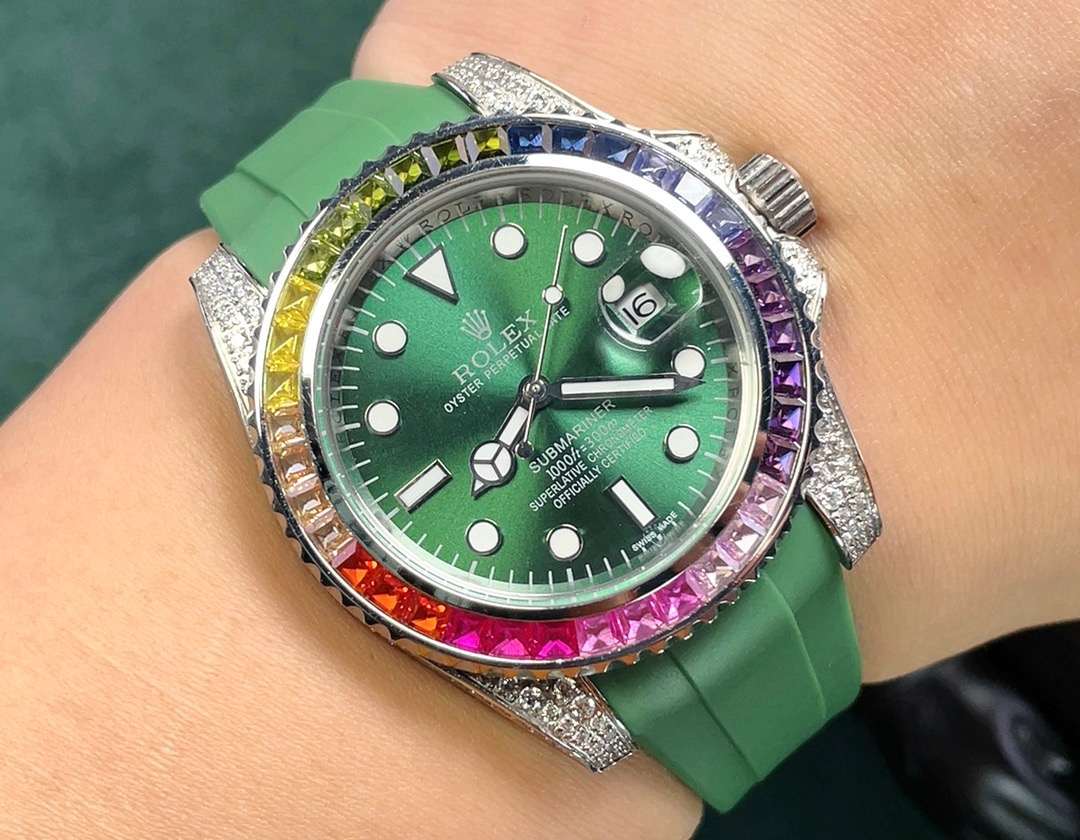 1200???? Rolex top plaything Toxicant, if you don 't like the same street watch Submariner, he' s definitely your kindred spirit. Based on Rolex 's most classic Submariner series Submariner, the bezel is re-modified and then inlaid with top-quality natura
