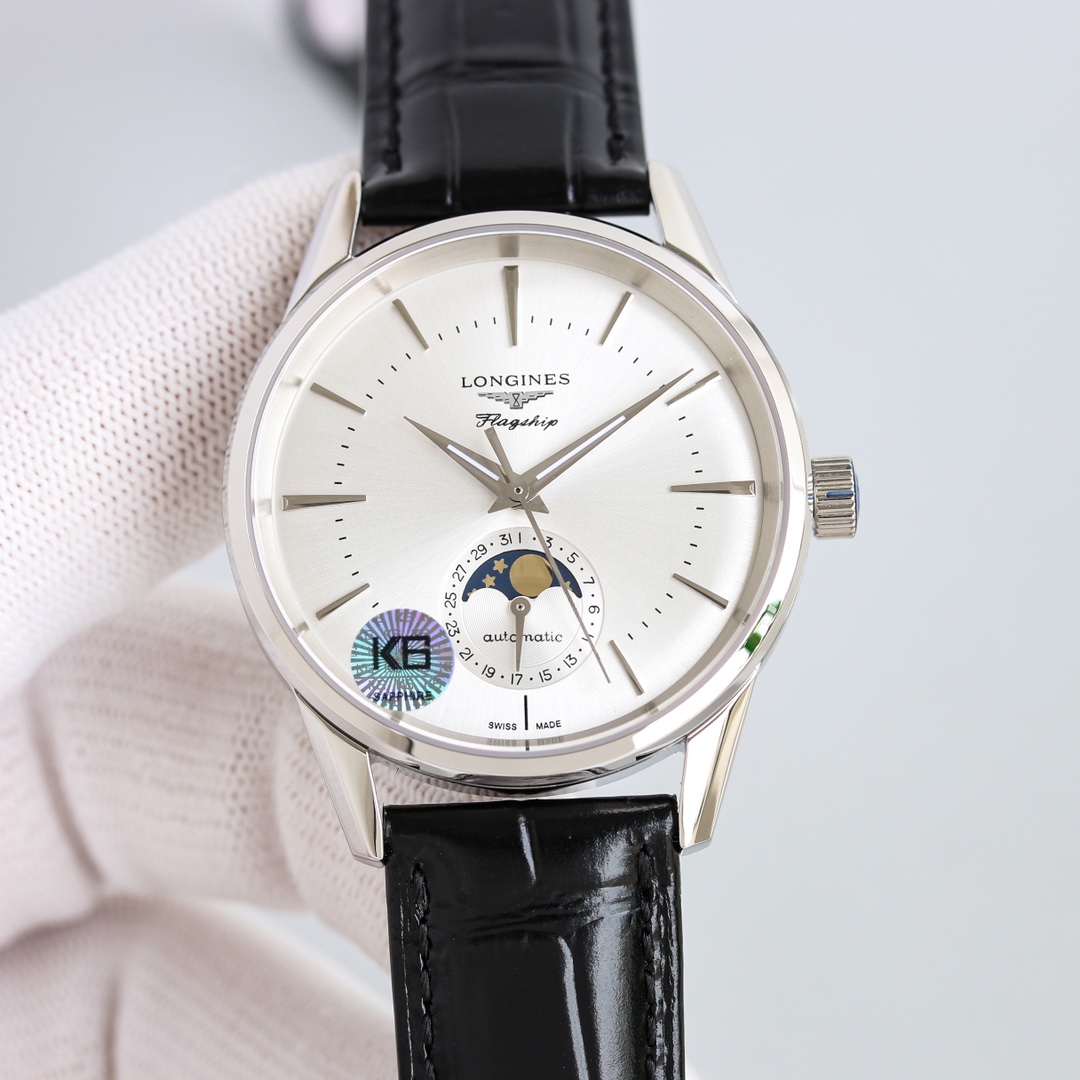 1300
TW New collection, Longines Military Flag Classic Reissue Sun Moon Star Watch, new release!
1 The dial: It features an arc design, paired with the sun and moon, and the hour and minute hands are coated with luminescent material for clear display of t
