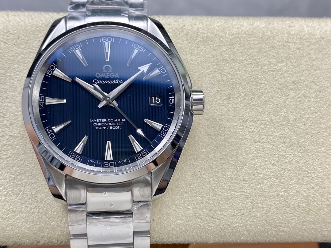 SJ 1300
N1 Factory OMEGA ??OT1 Seahorse 150M series new release, shock COMING! Seamaster 150 series
1? SPEND a huge amount of money on original MOLD cnc shell SLEEVE, no COST, size 41.5mm thick 13.5m ORIGINAL VERSION!
2? Imported 904L stainless steel case