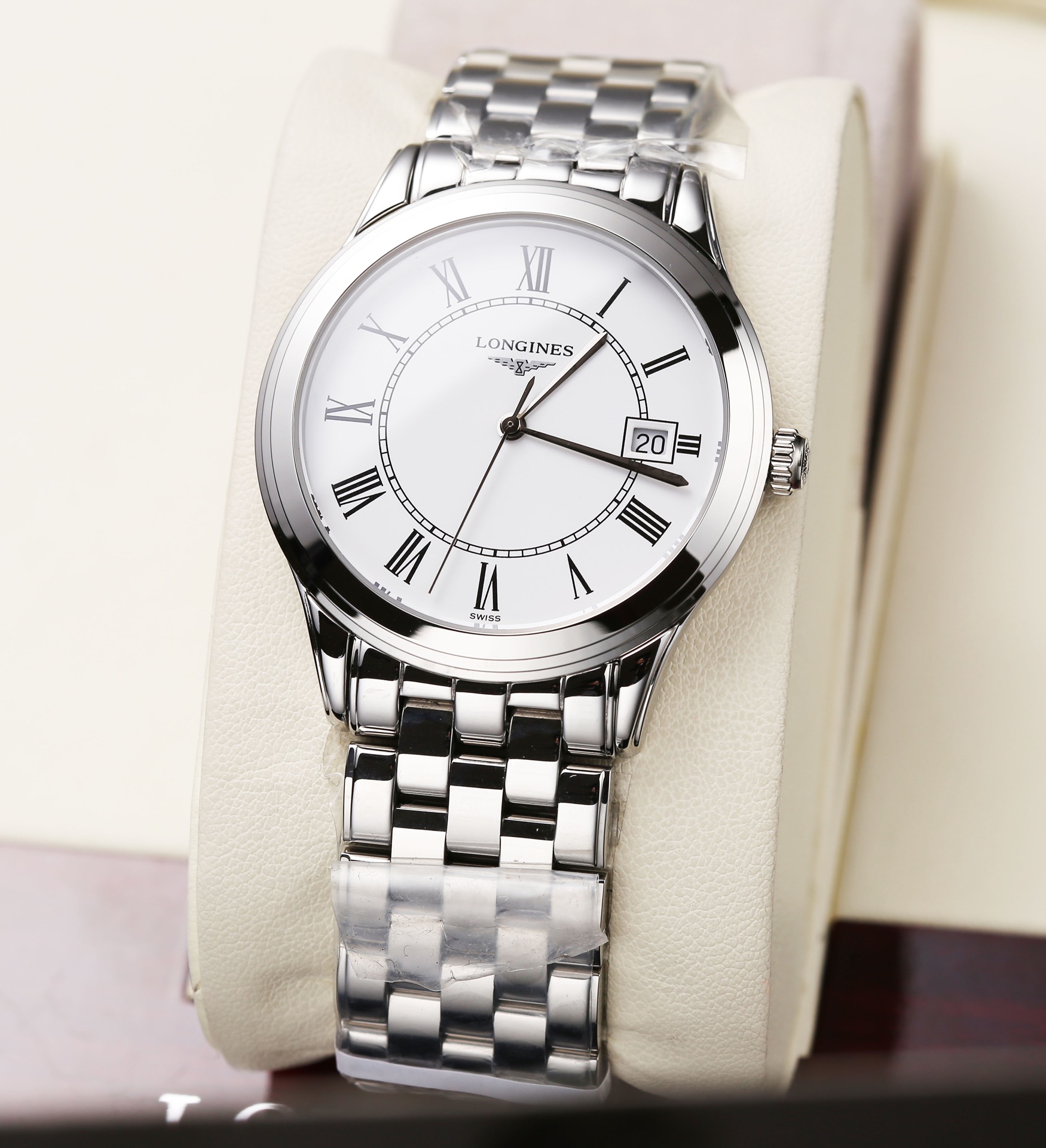 Made in Taiwan: white steel P: 530. Gold ?20.
(This product has been strictly tested for water pressure resistance, water resistance up to 120 meters ??)

(This product is sold with a tag card, return and exchange are in and out as a whole set, do not mat